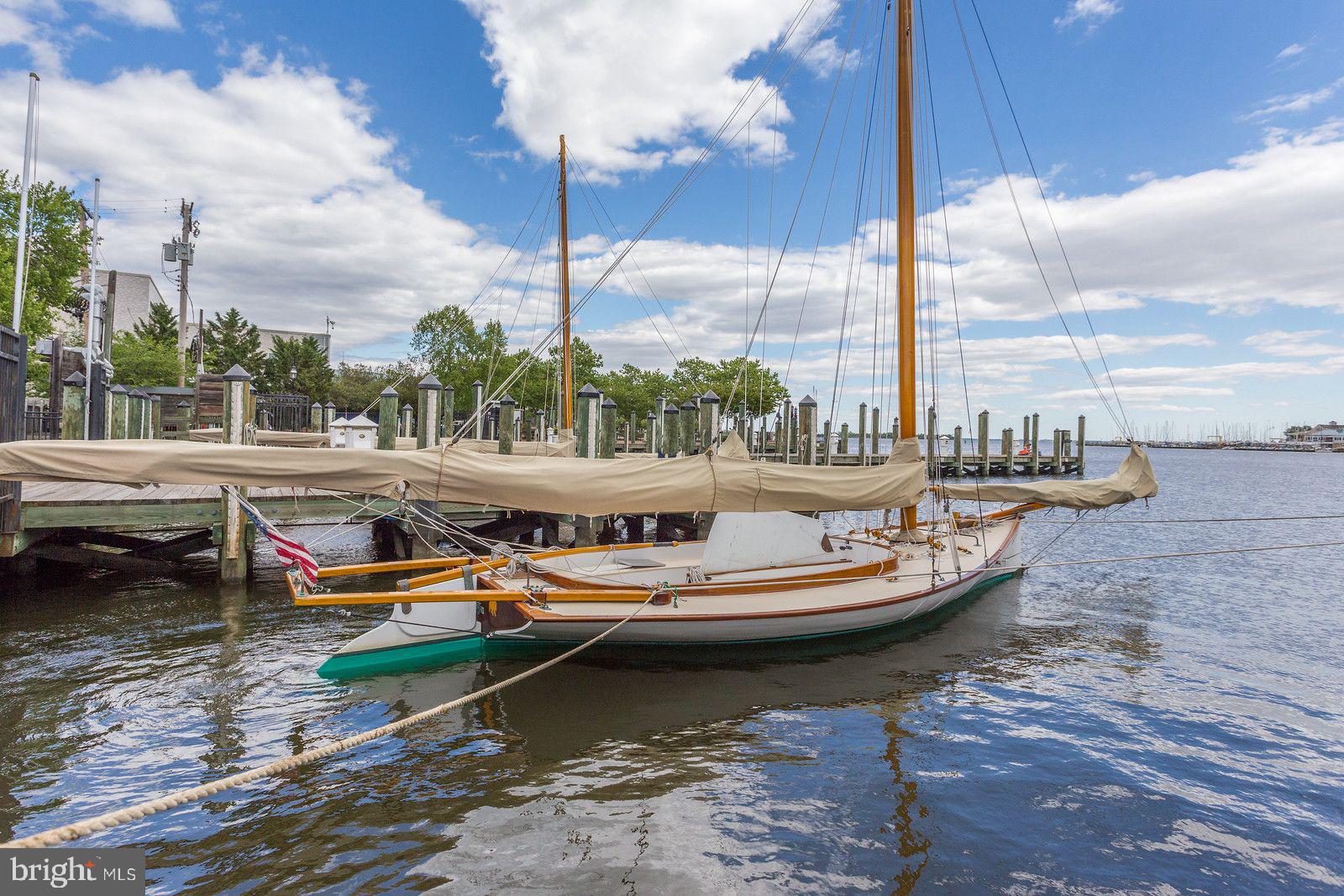 ANNAPOLIS WALK - Residential