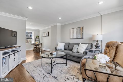 Photo of 2906 S Buchanan Street, ARLINGTON, VA 22206 (MLS # VAAR2070338)