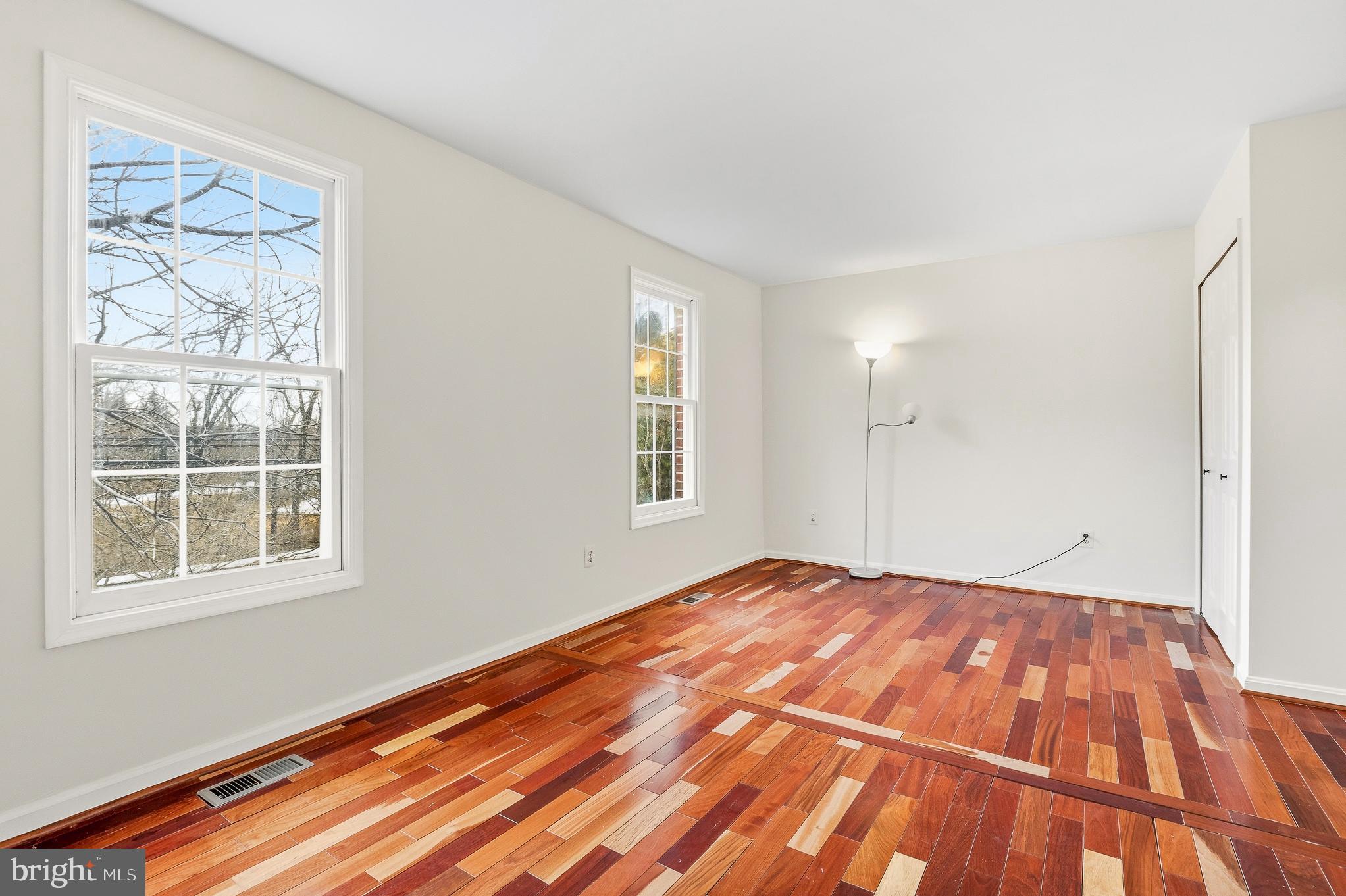 MEADOWVALE - Residential