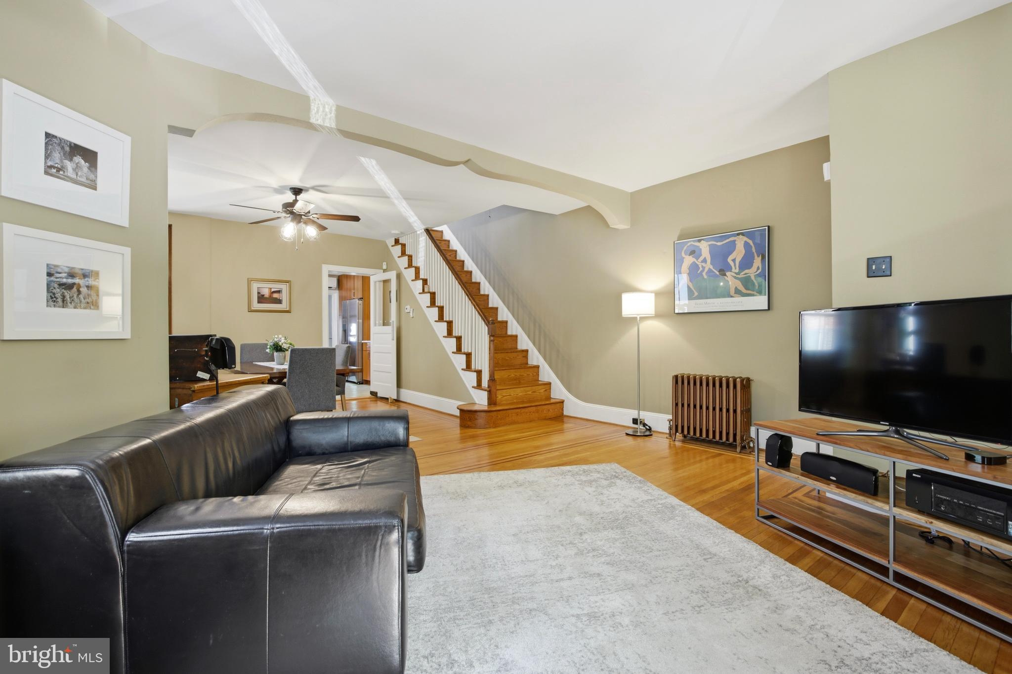 CHESTNUT HILL - Residential