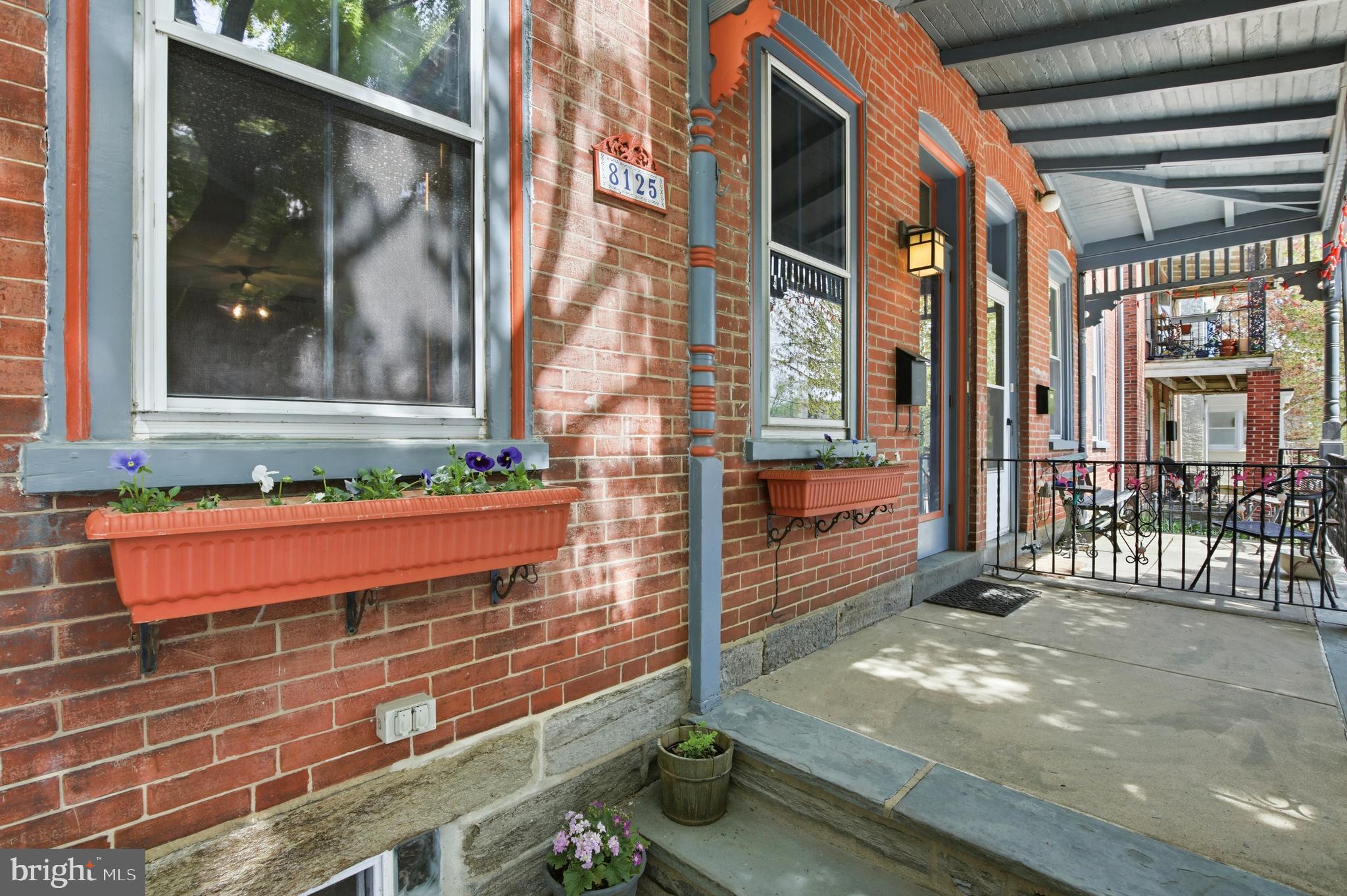 CHESTNUT HILL - Residential
