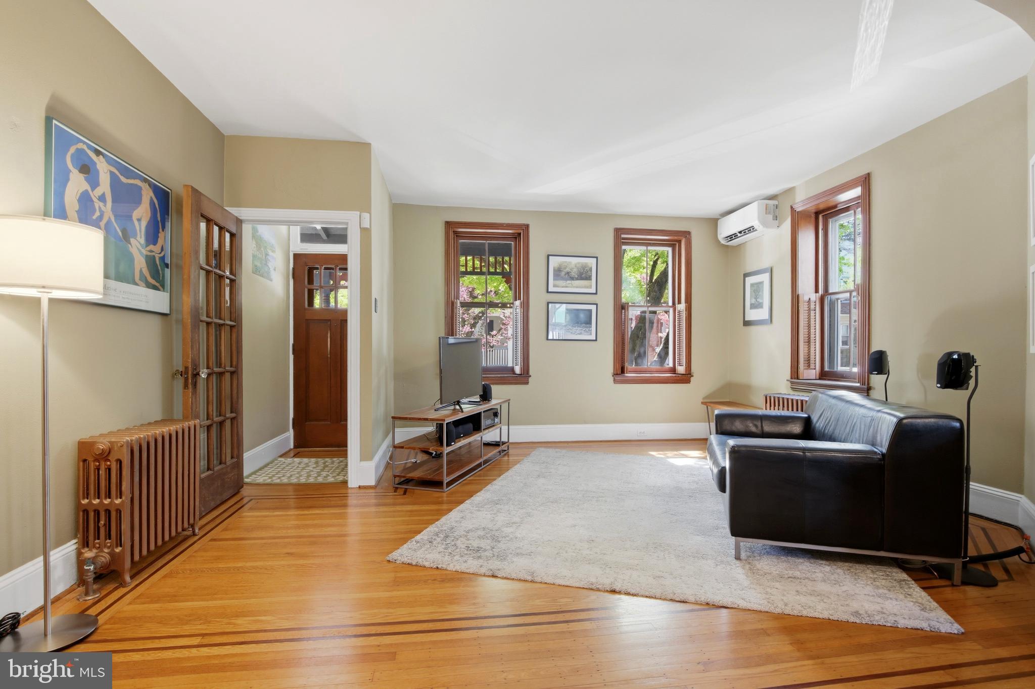 CHESTNUT HILL - Residential