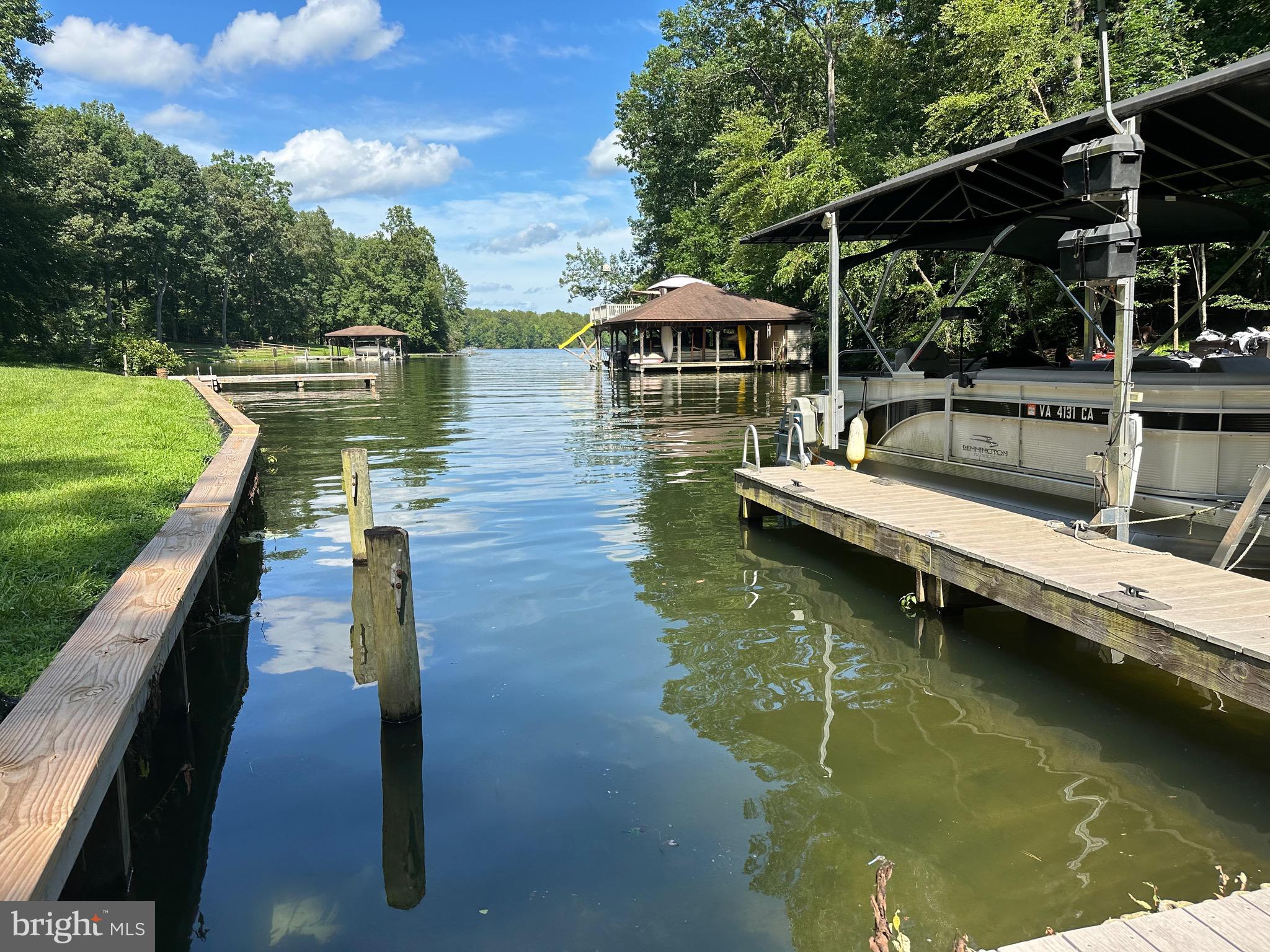 282 LAKEWAY ROAD