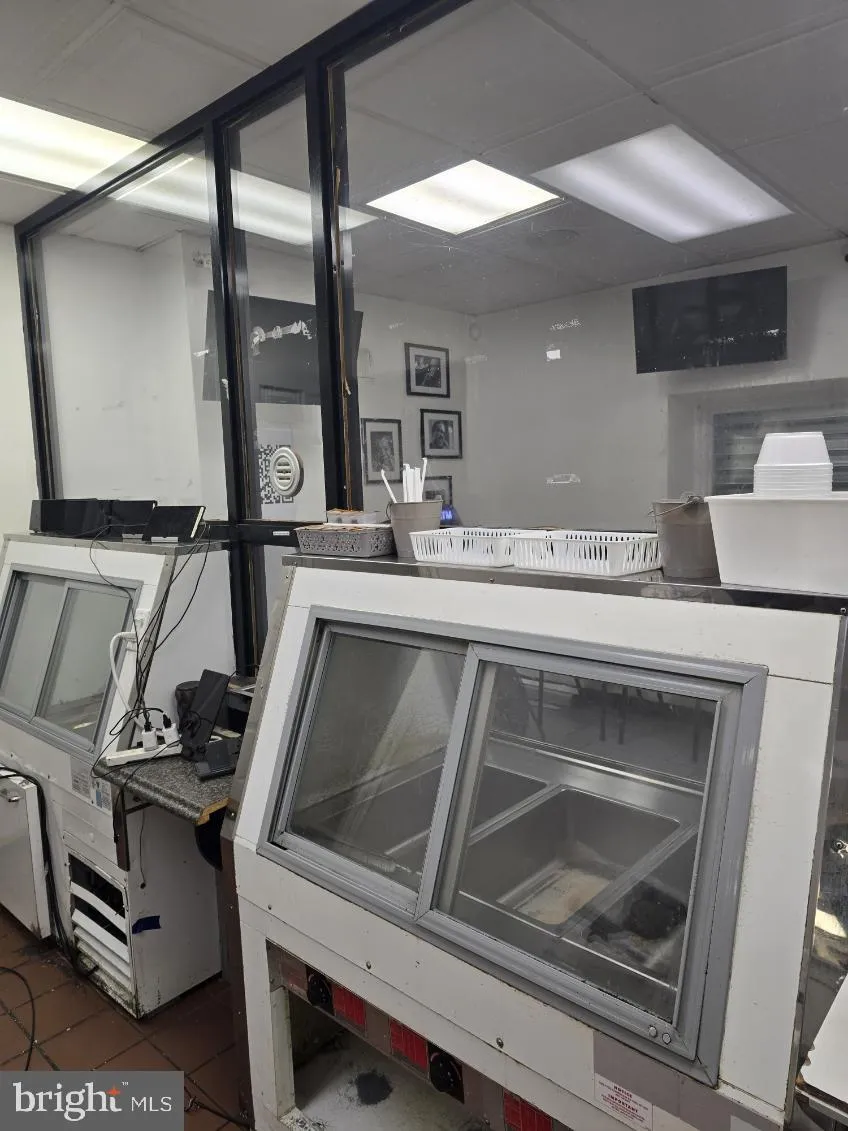 Philadelphia, Pennsylvania 19132, United States, ,Commercial,Active,46721