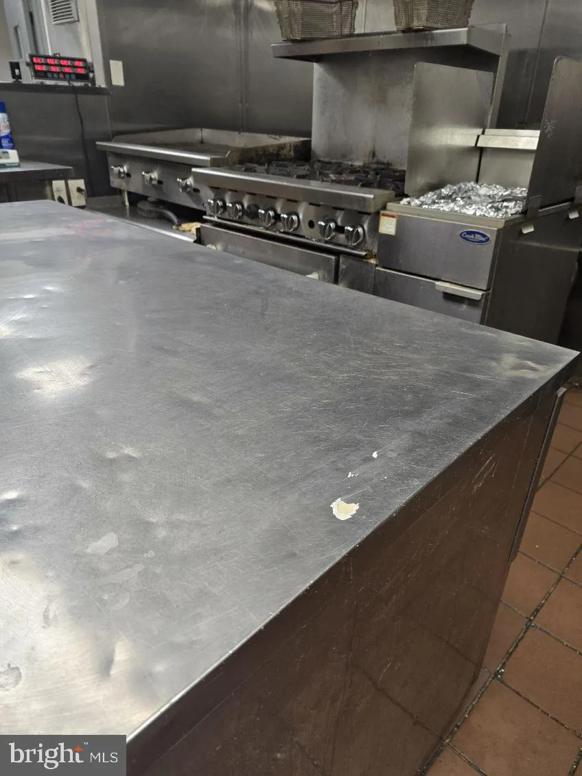 Philadelphia, Pennsylvania 19132, United States, ,Commercial,Active,46721