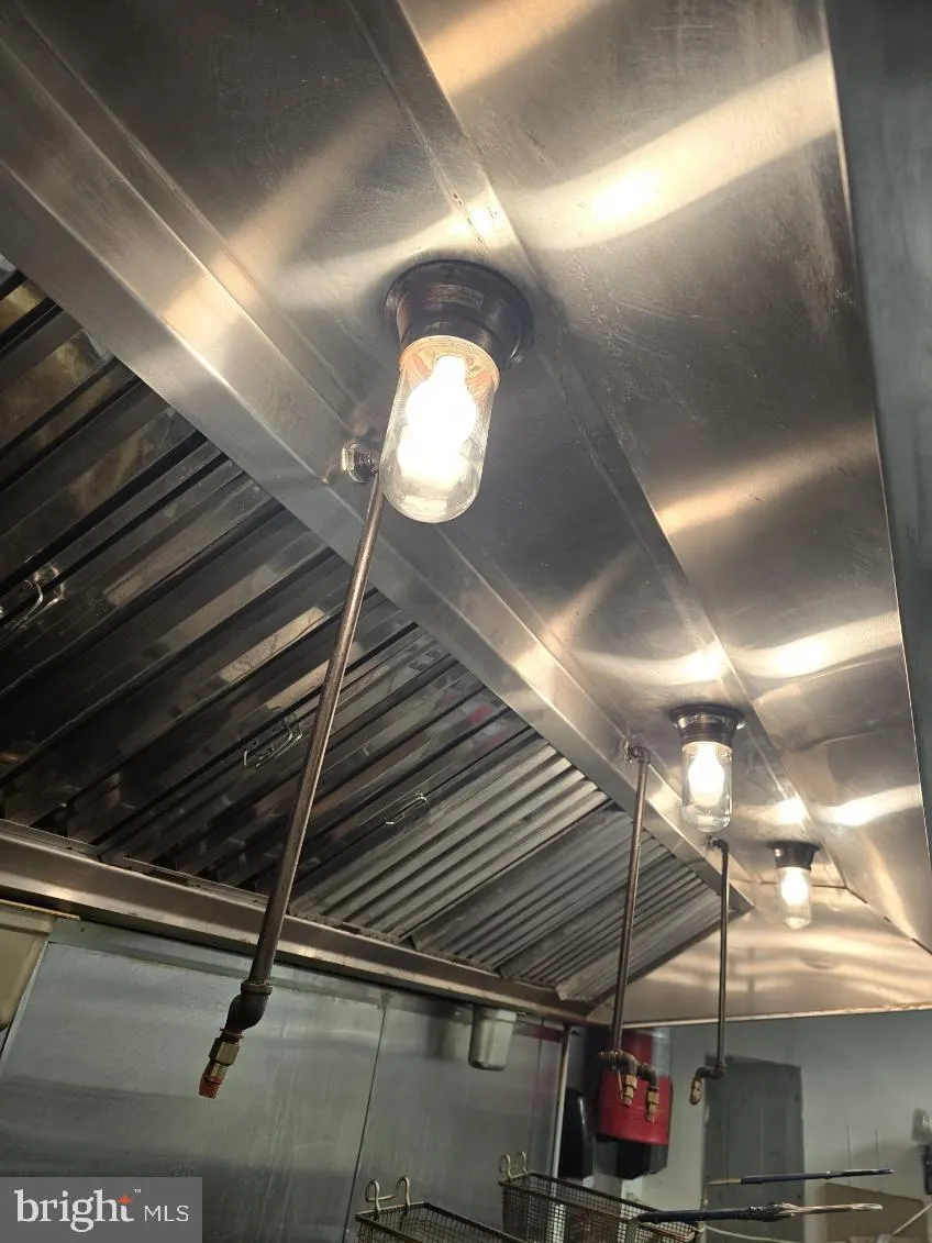 Philadelphia, Pennsylvania 19132, United States, ,Commercial,Active,46721