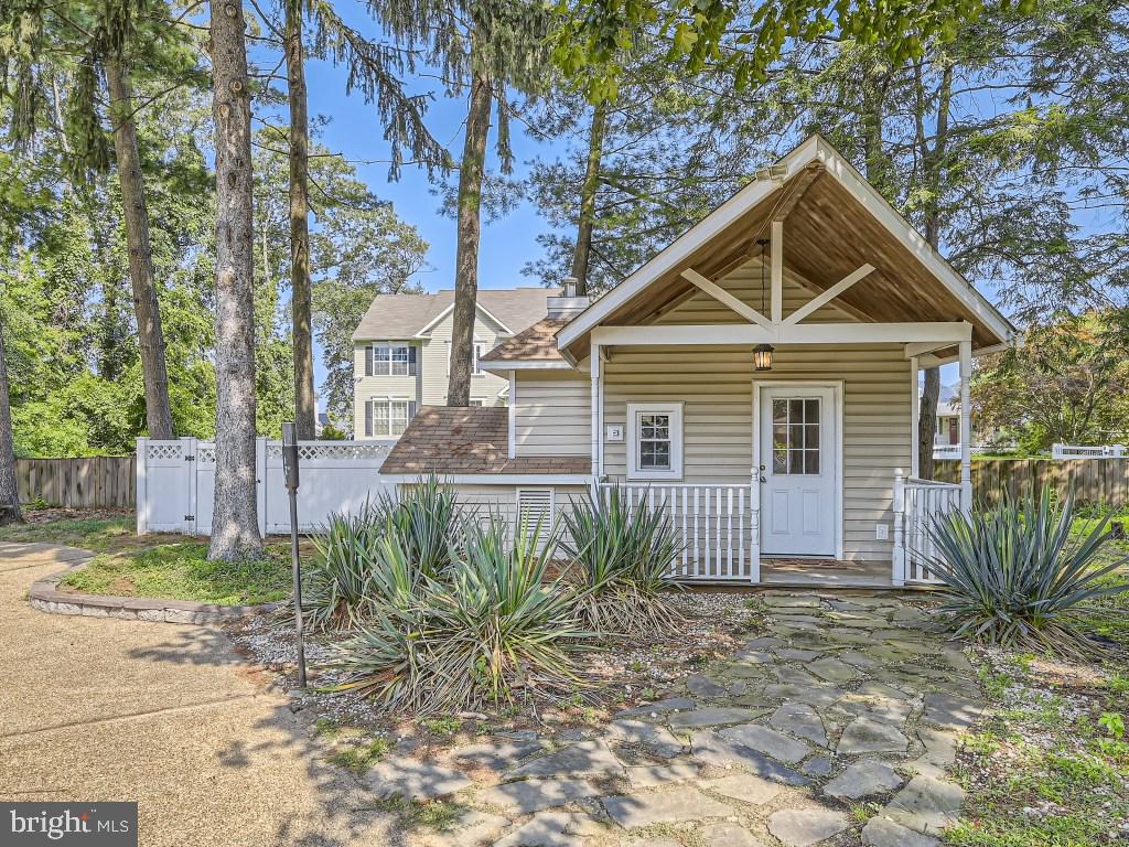 ARUNDEL TERRACE - Residential