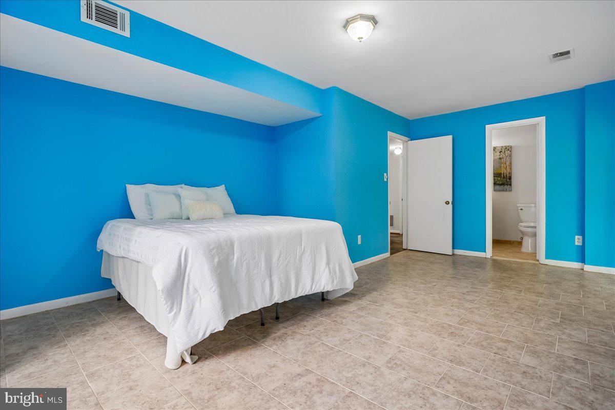 MONTCLAIR - Residential