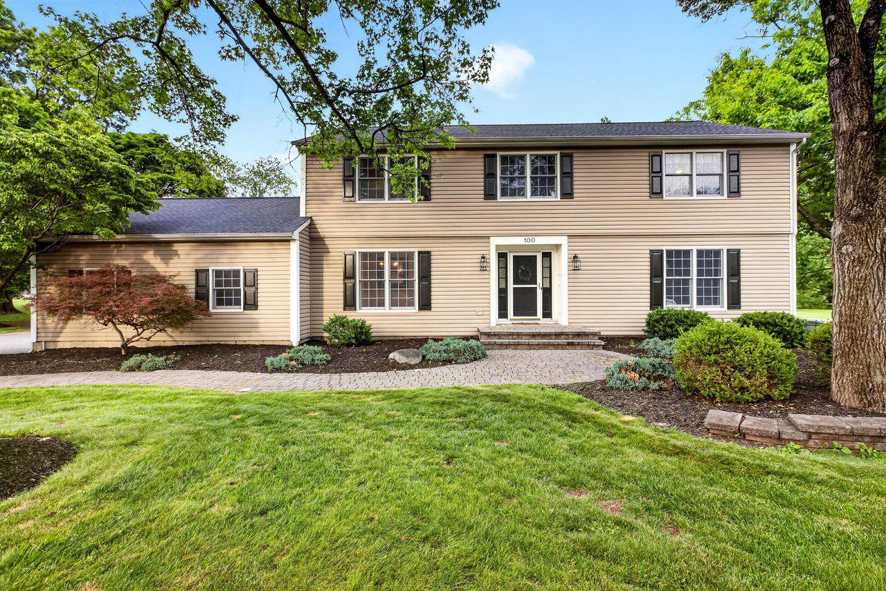 100 KNICKERBOCKER DRIVE