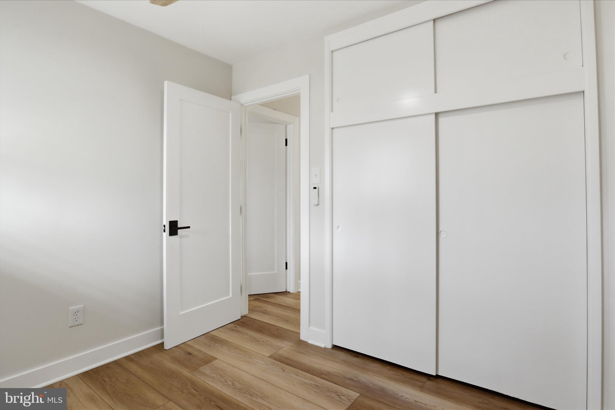 COUNTRY CLUB MANOR - Residential