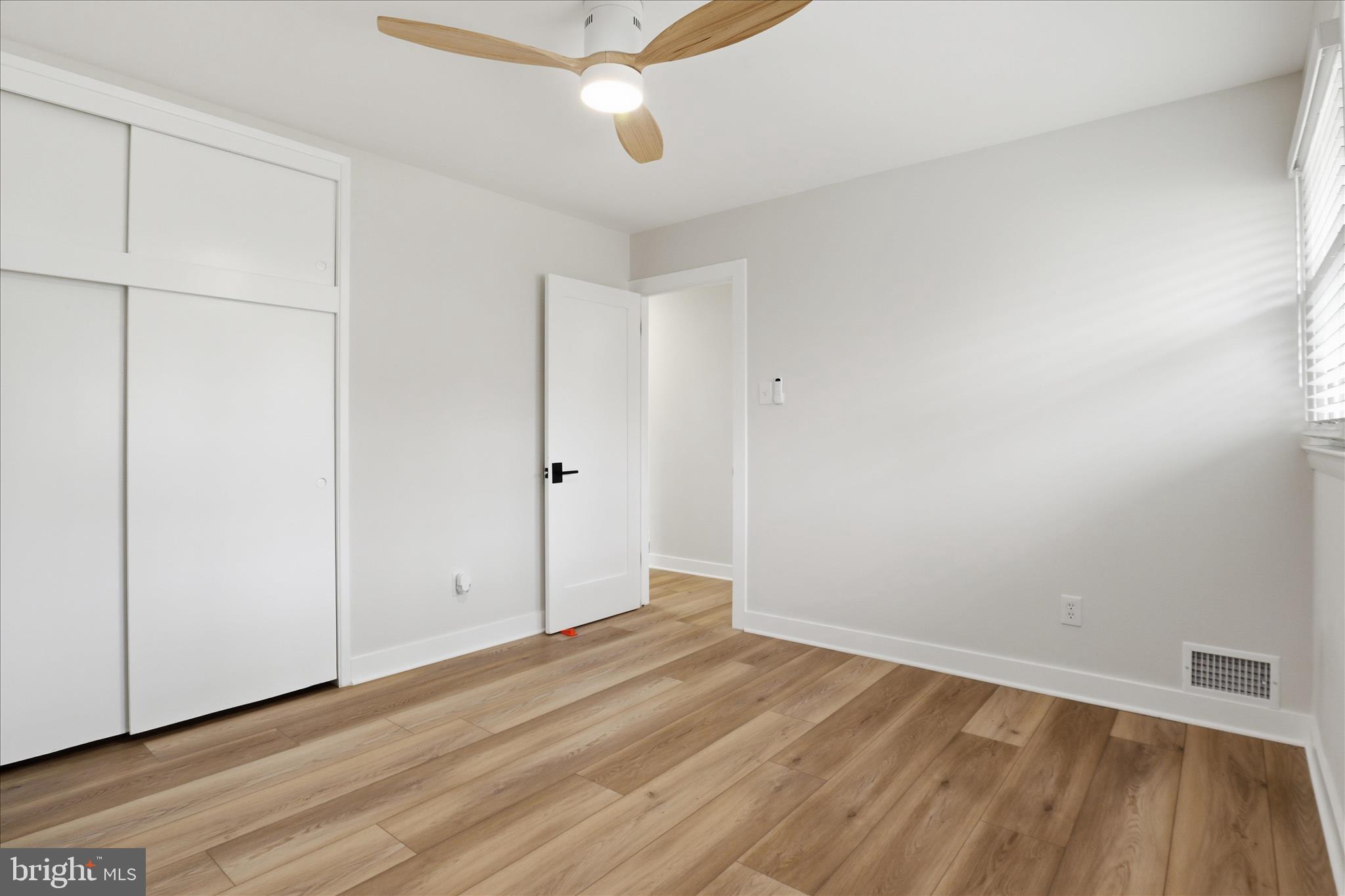 COUNTRY CLUB MANOR - Residential