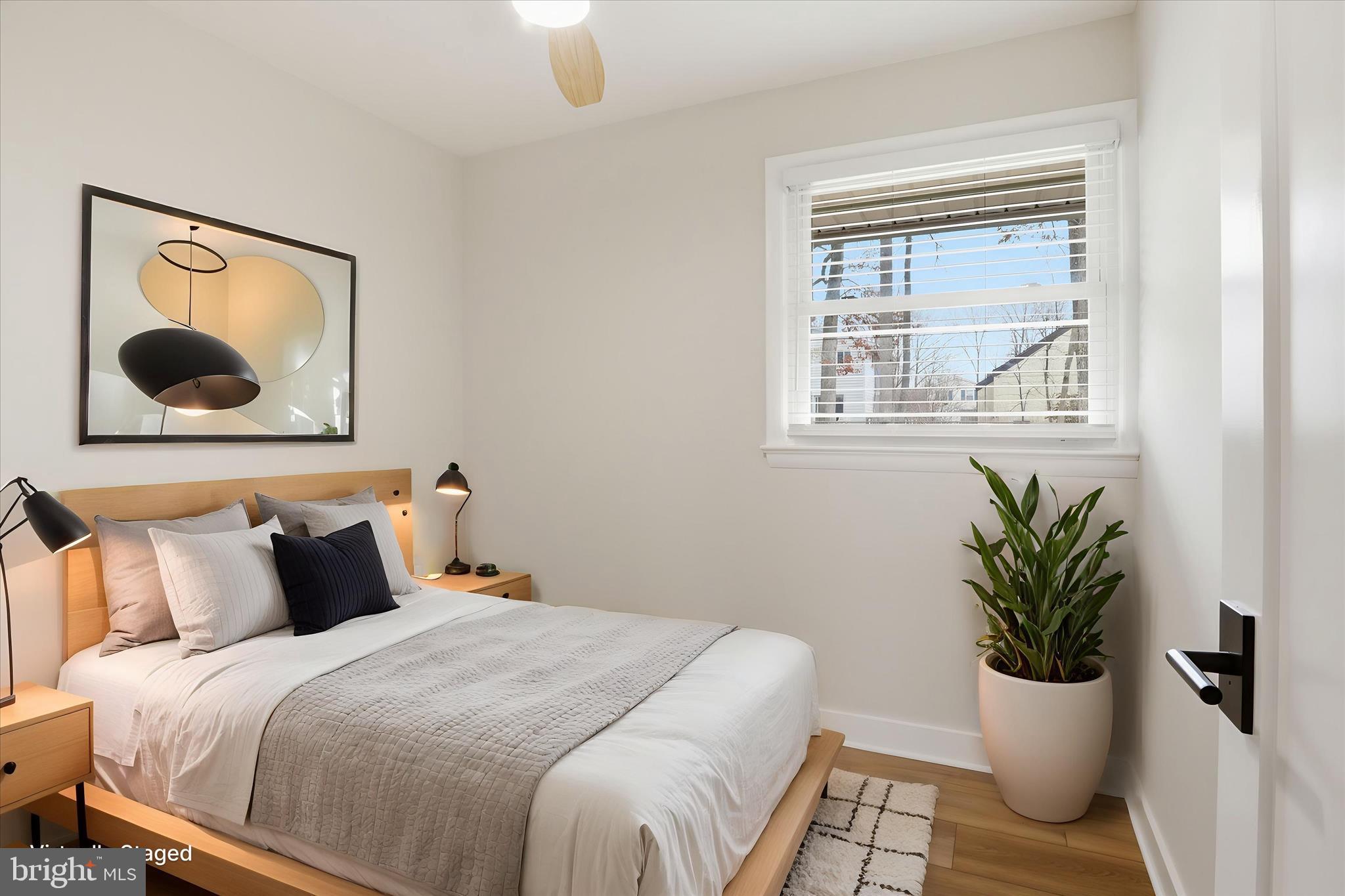 COUNTRY CLUB MANOR - Residential