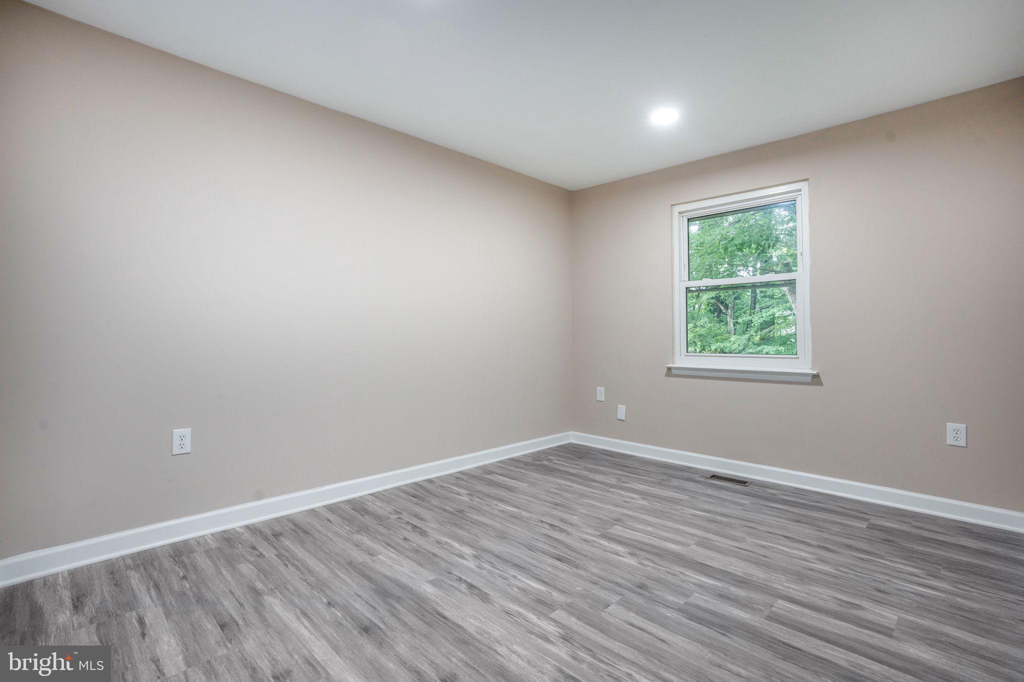 KINGS POINT - Residential Lease