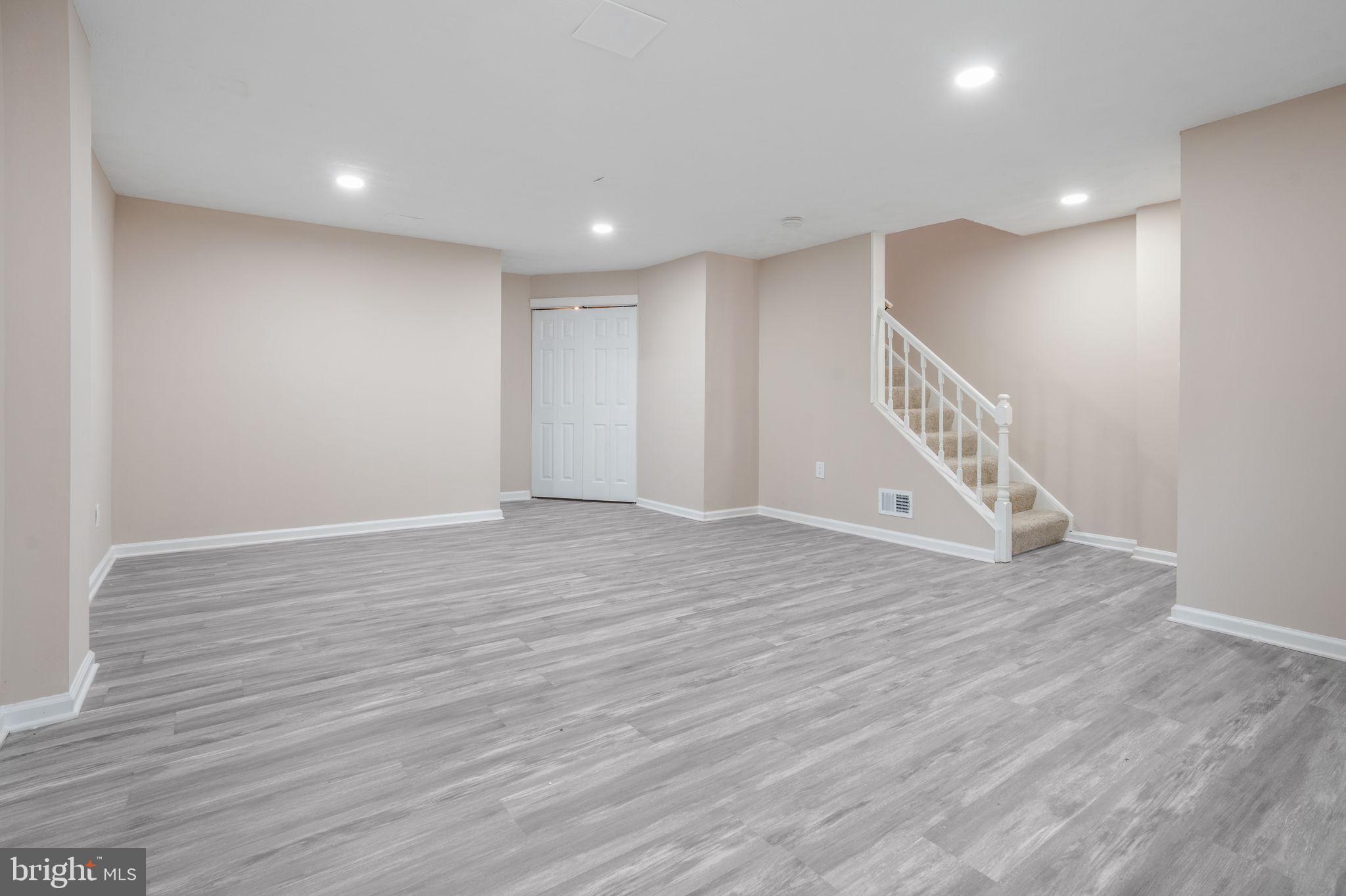 KINGS POINT - Residential Lease