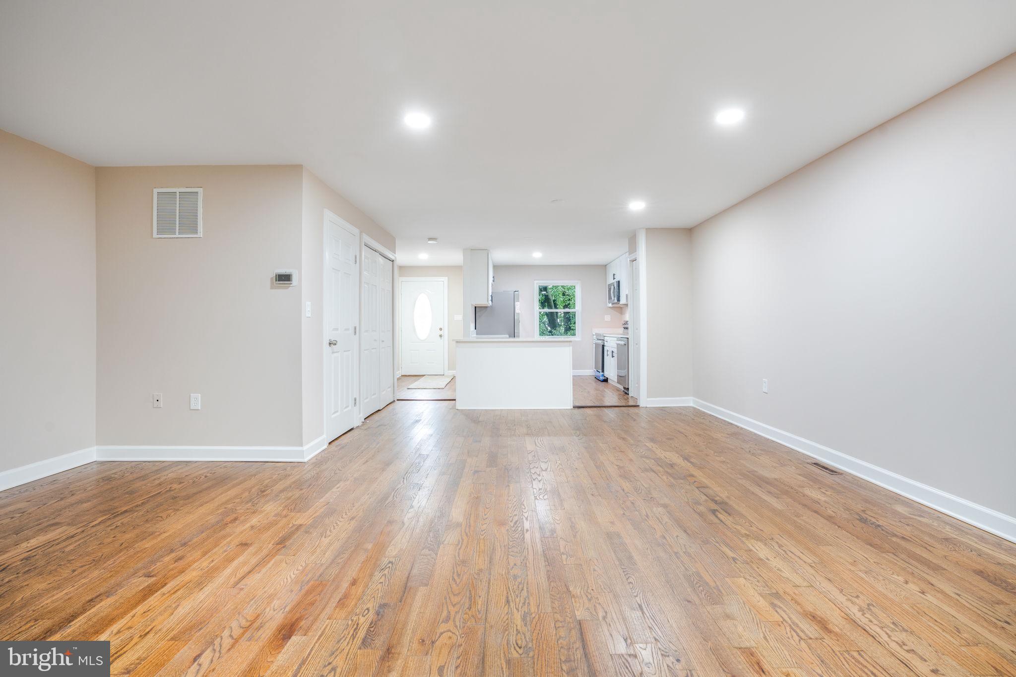 KINGS POINT - Residential Lease