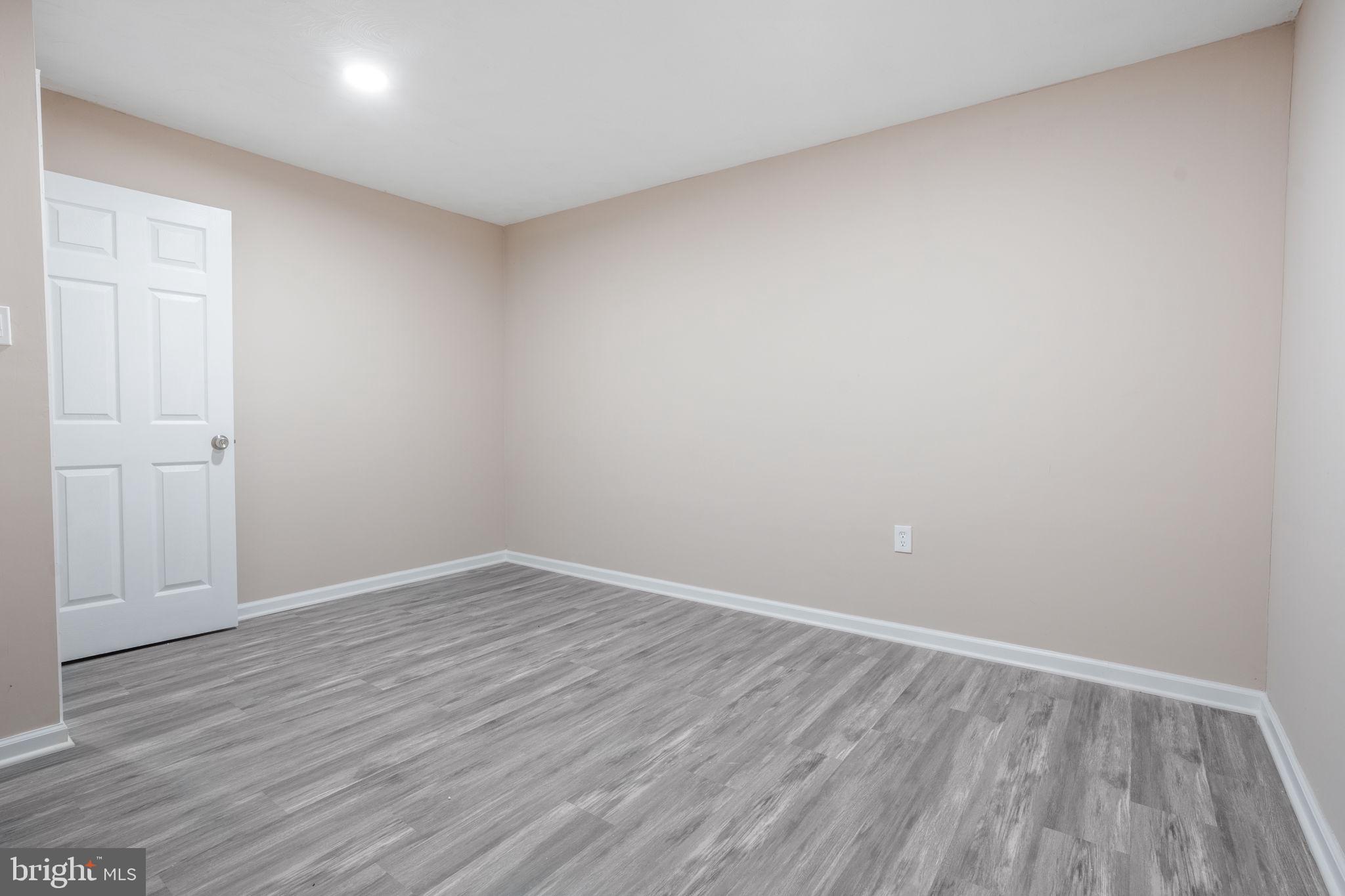 KINGS POINT - Residential Lease