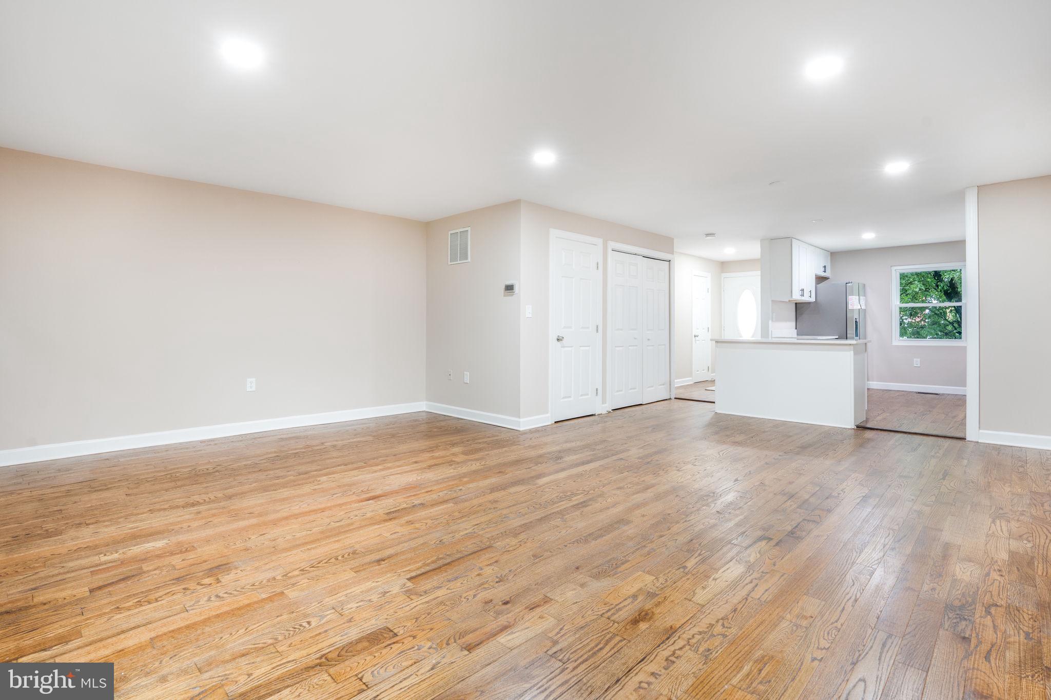 KINGS POINT - Residential Lease