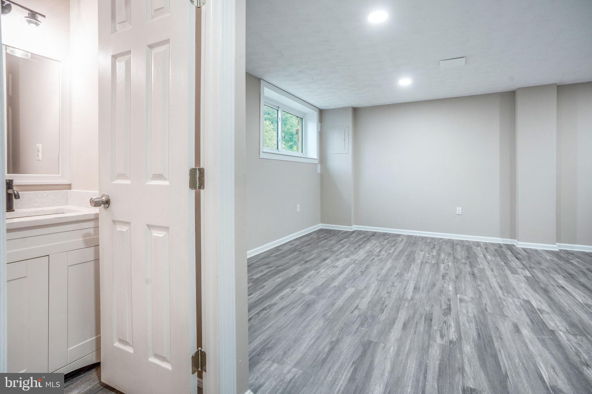 KINGS POINT - Residential Lease