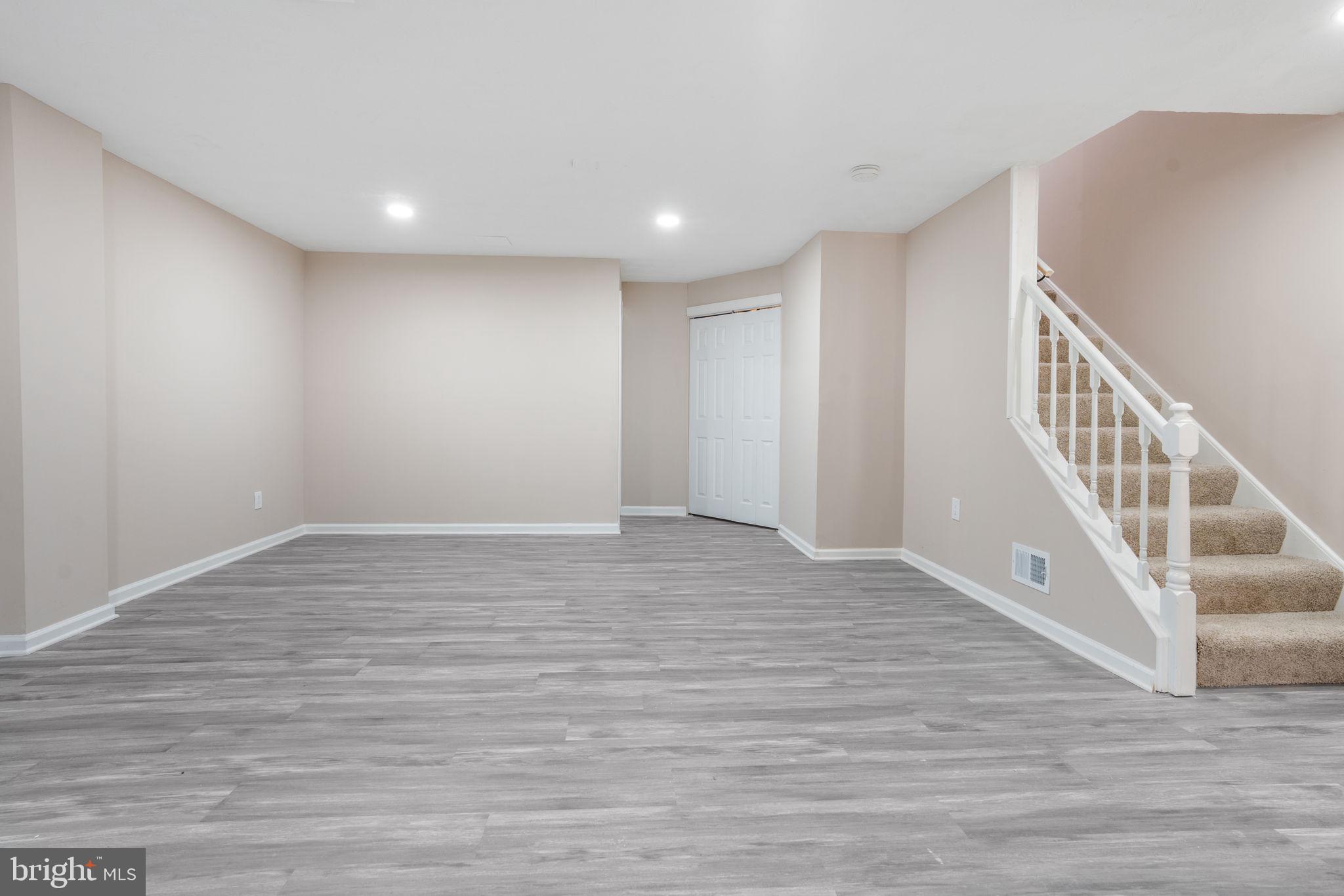 KINGS POINT - Residential Lease