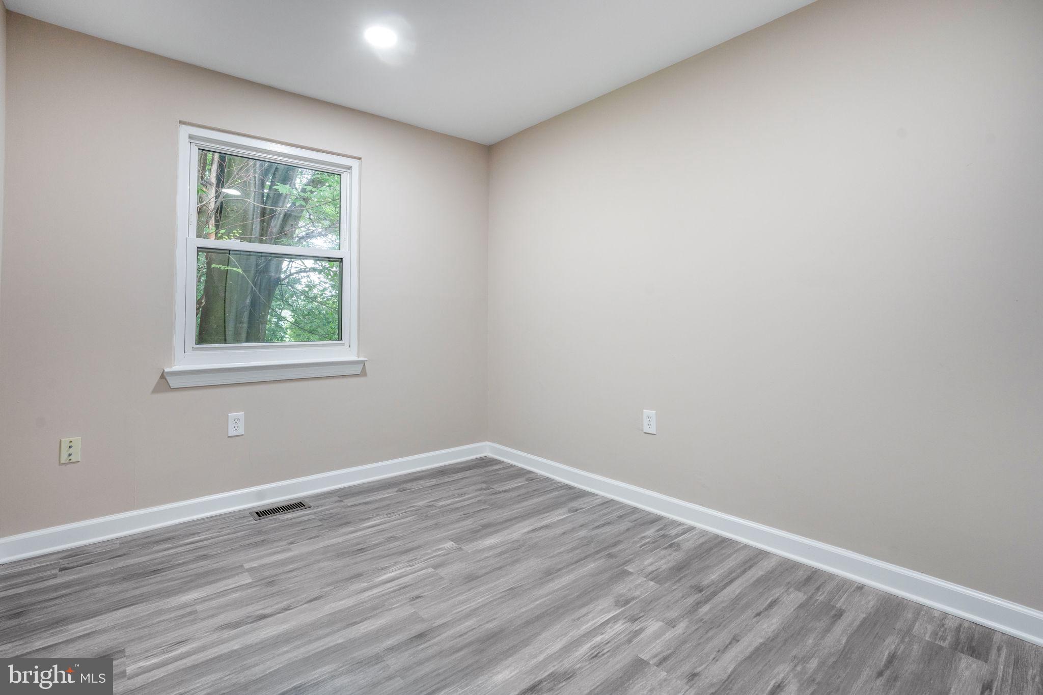 KINGS POINT - Residential Lease