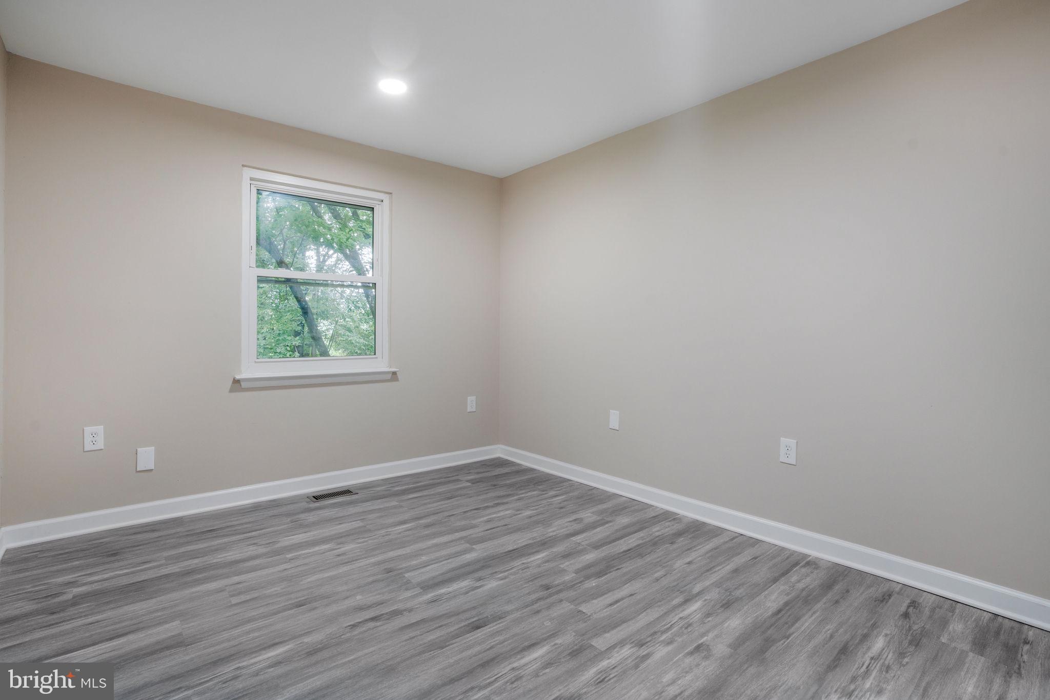 KINGS POINT - Residential Lease