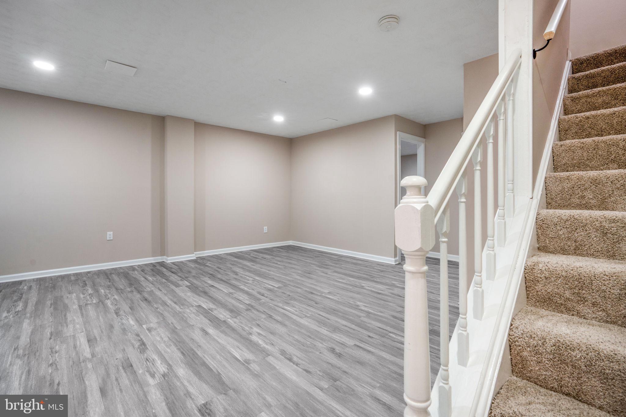 KINGS POINT - Residential Lease