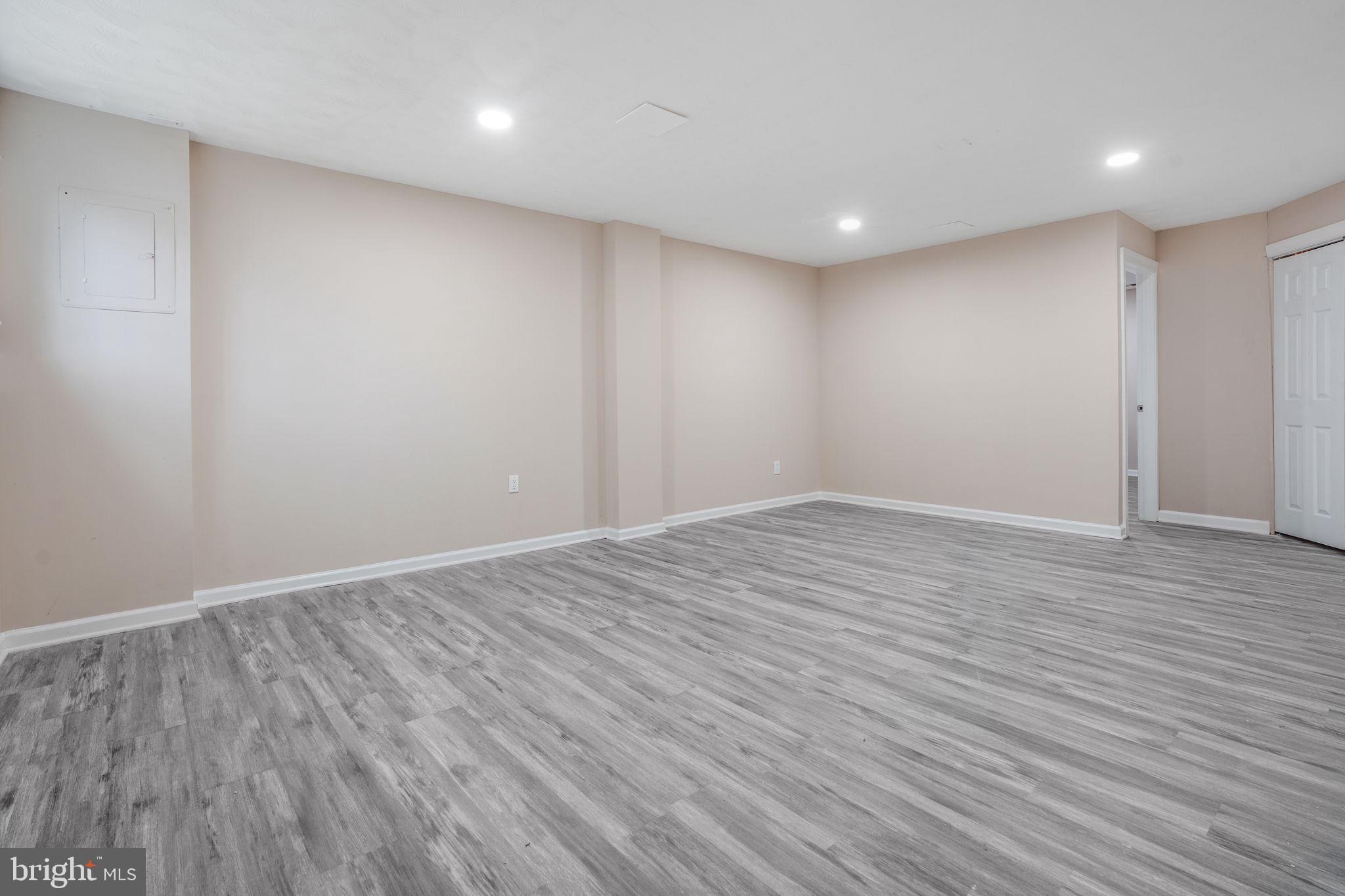 KINGS POINT - Residential Lease