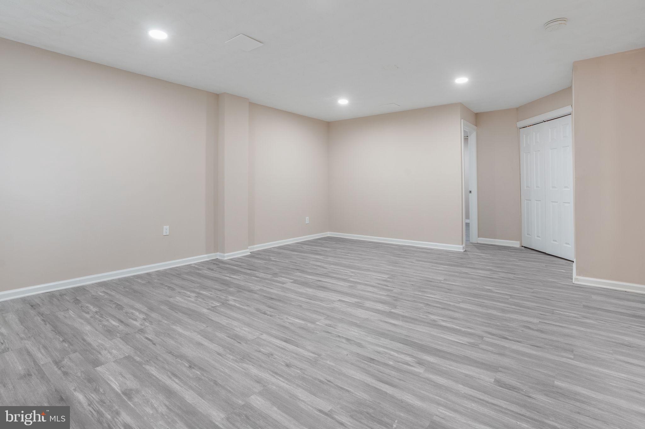 KINGS POINT - Residential Lease