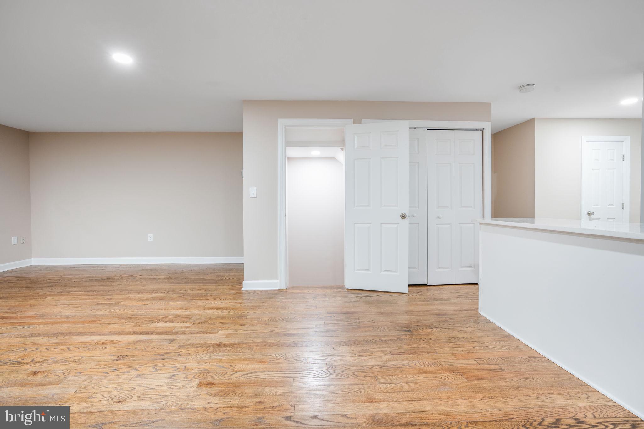 KINGS POINT - Residential Lease