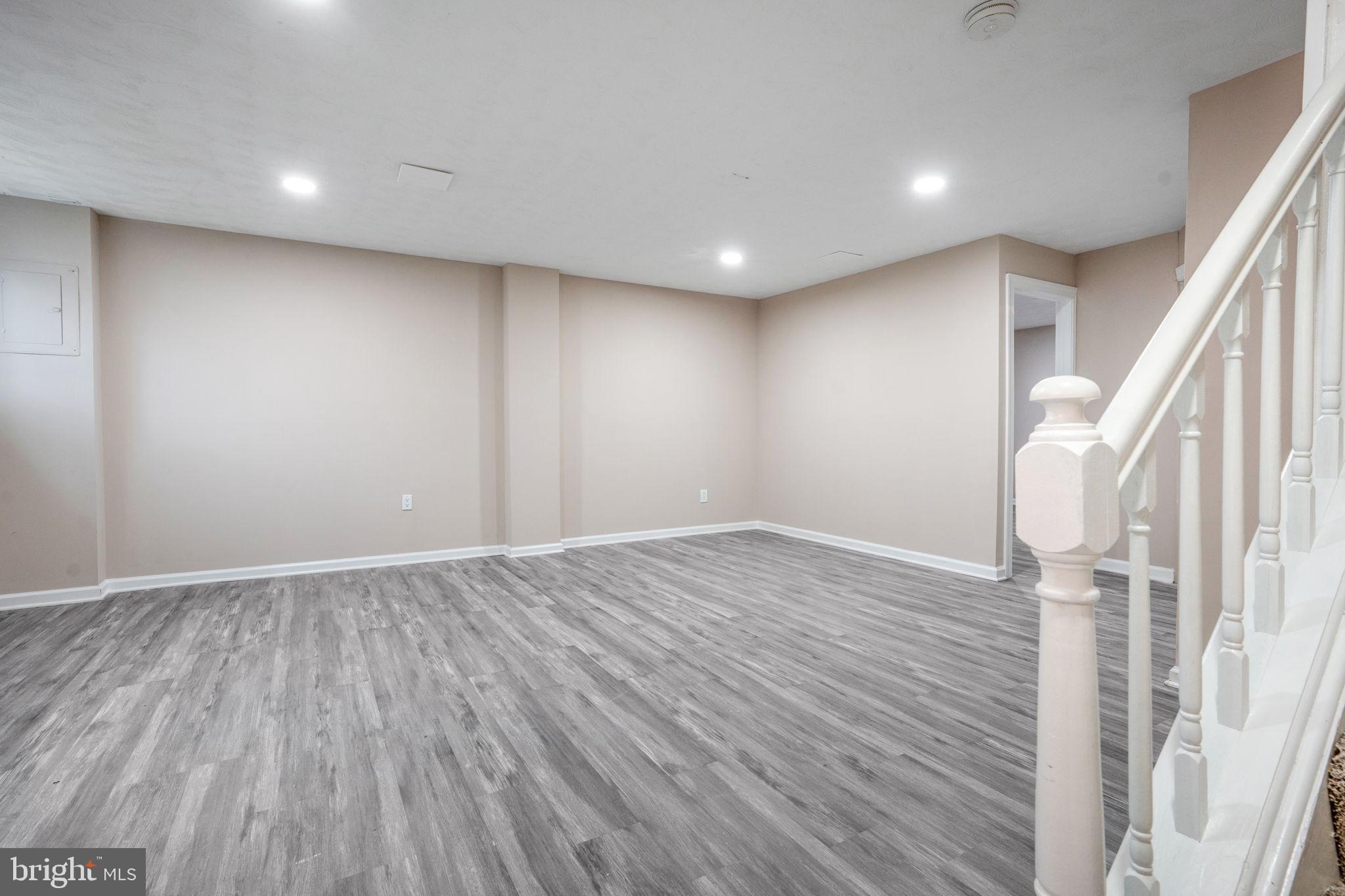 KINGS POINT - Residential Lease