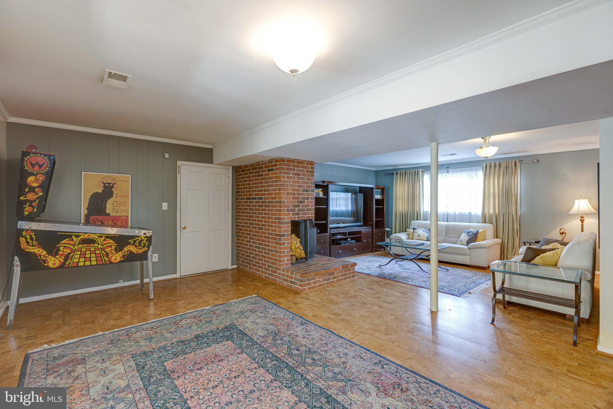 RESTON - Residential