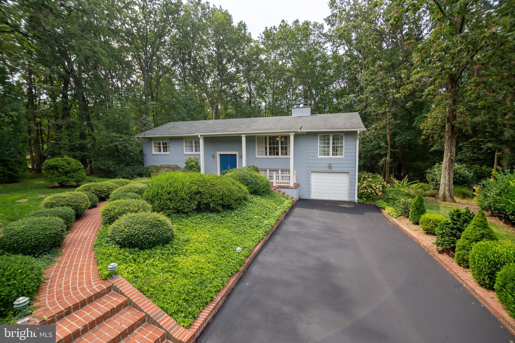 RESTON - Residential