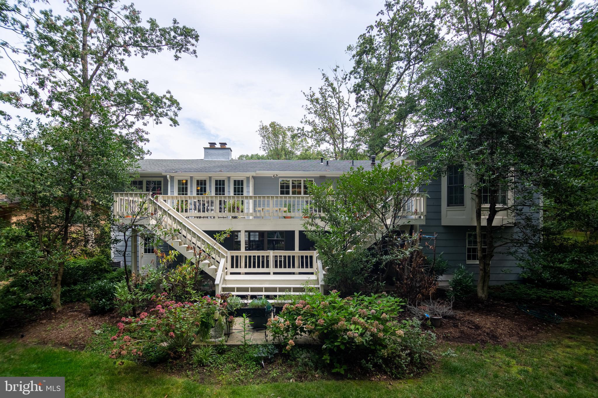 RESTON - Residential