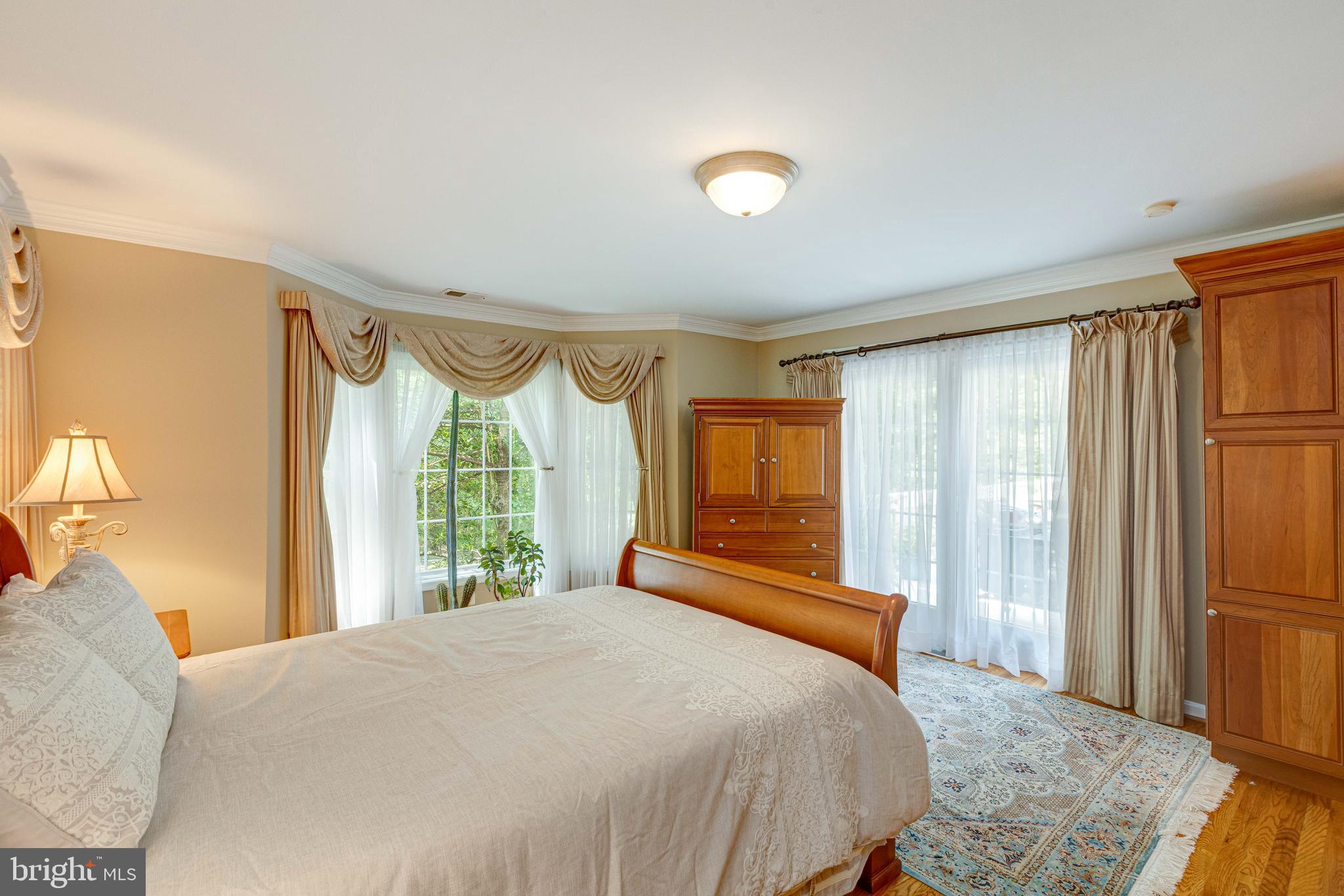 RESTON - Residential