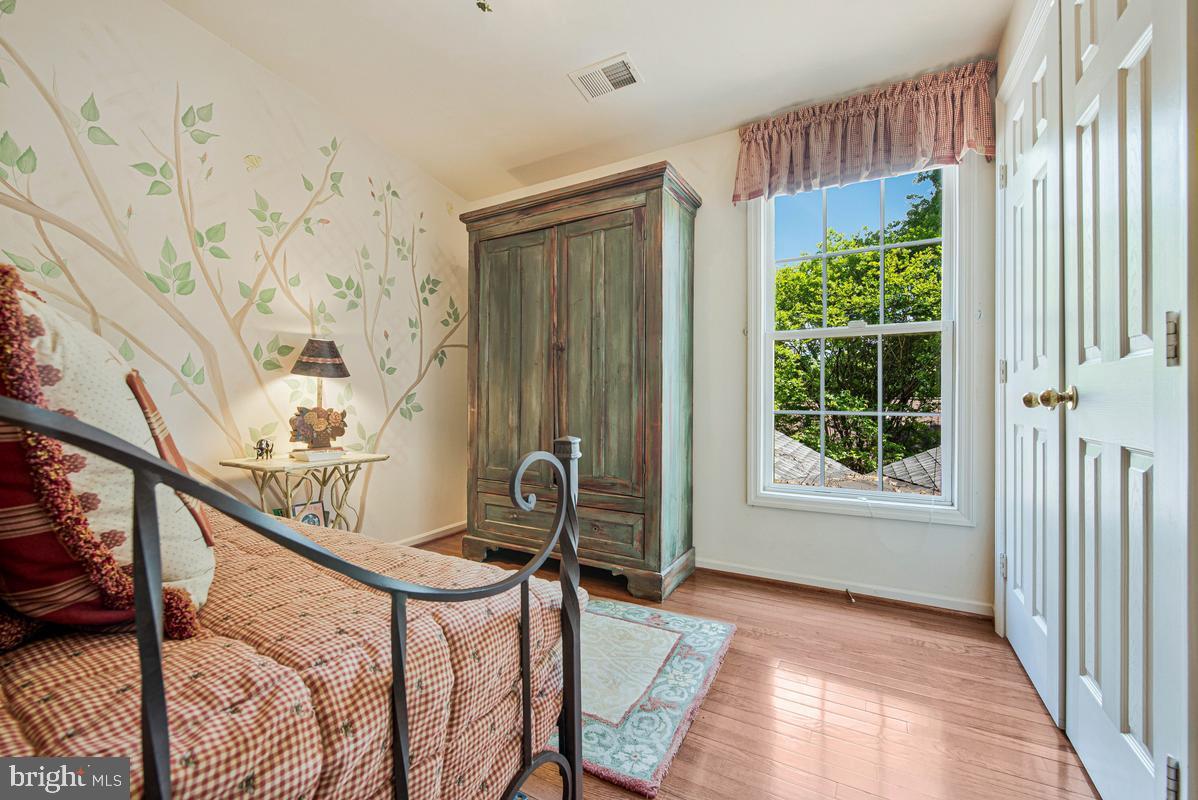SILVER SPRING - Residential