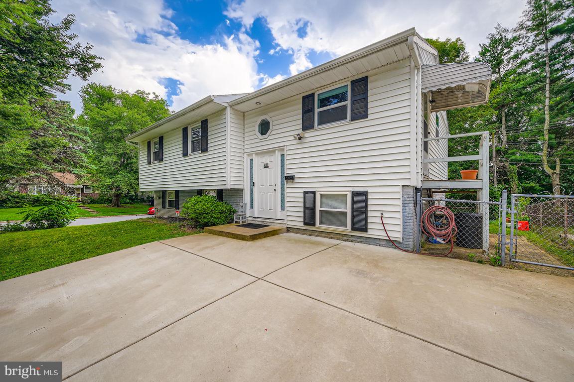 231 CANDYTUFT ROAD