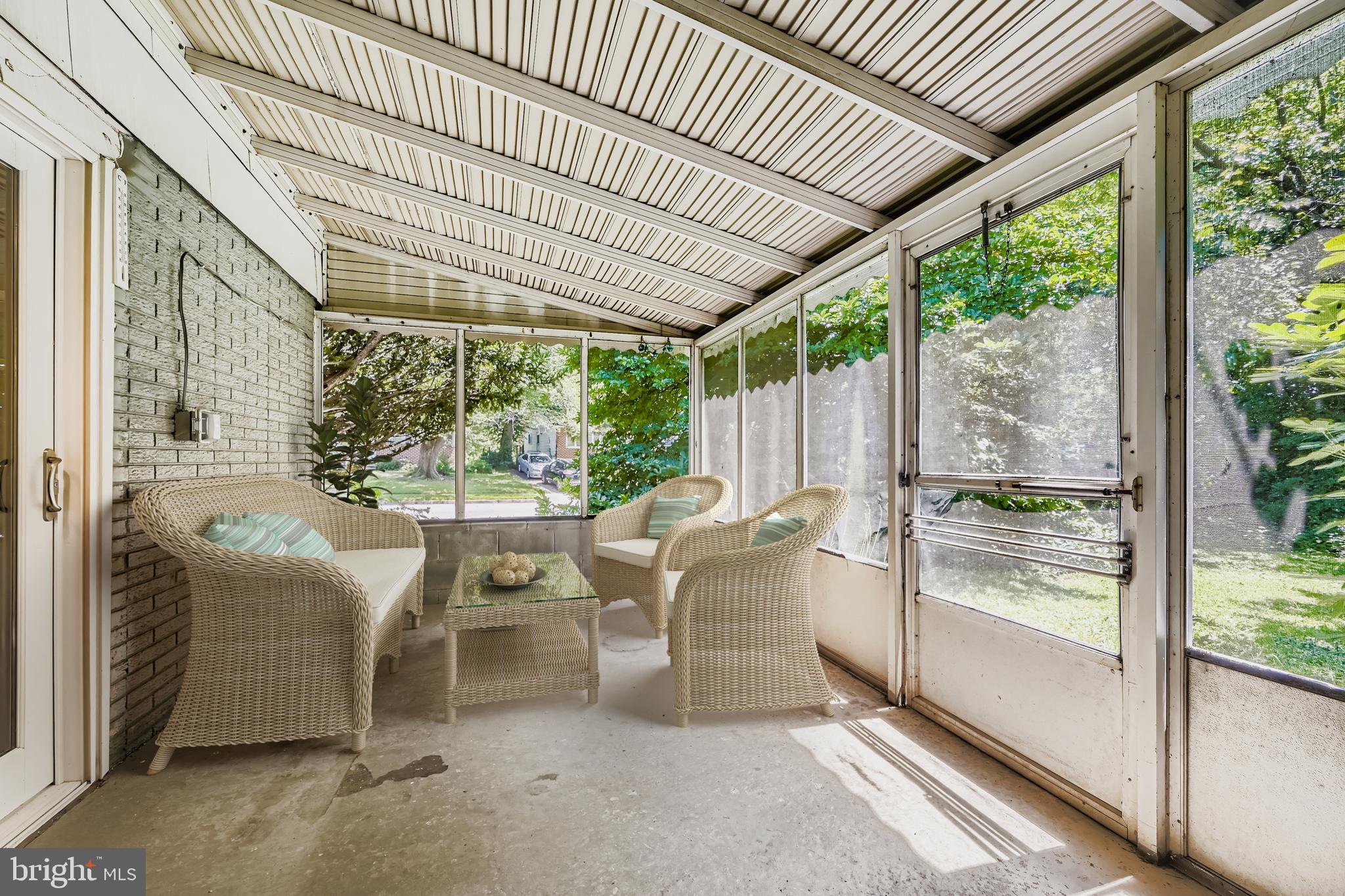 SUBURBIA - Residential