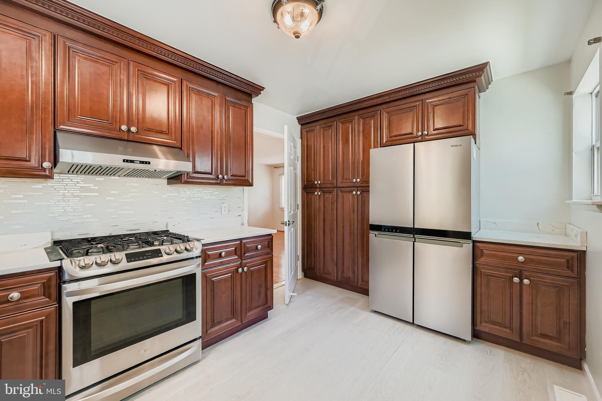 SUBURBIA - Residential