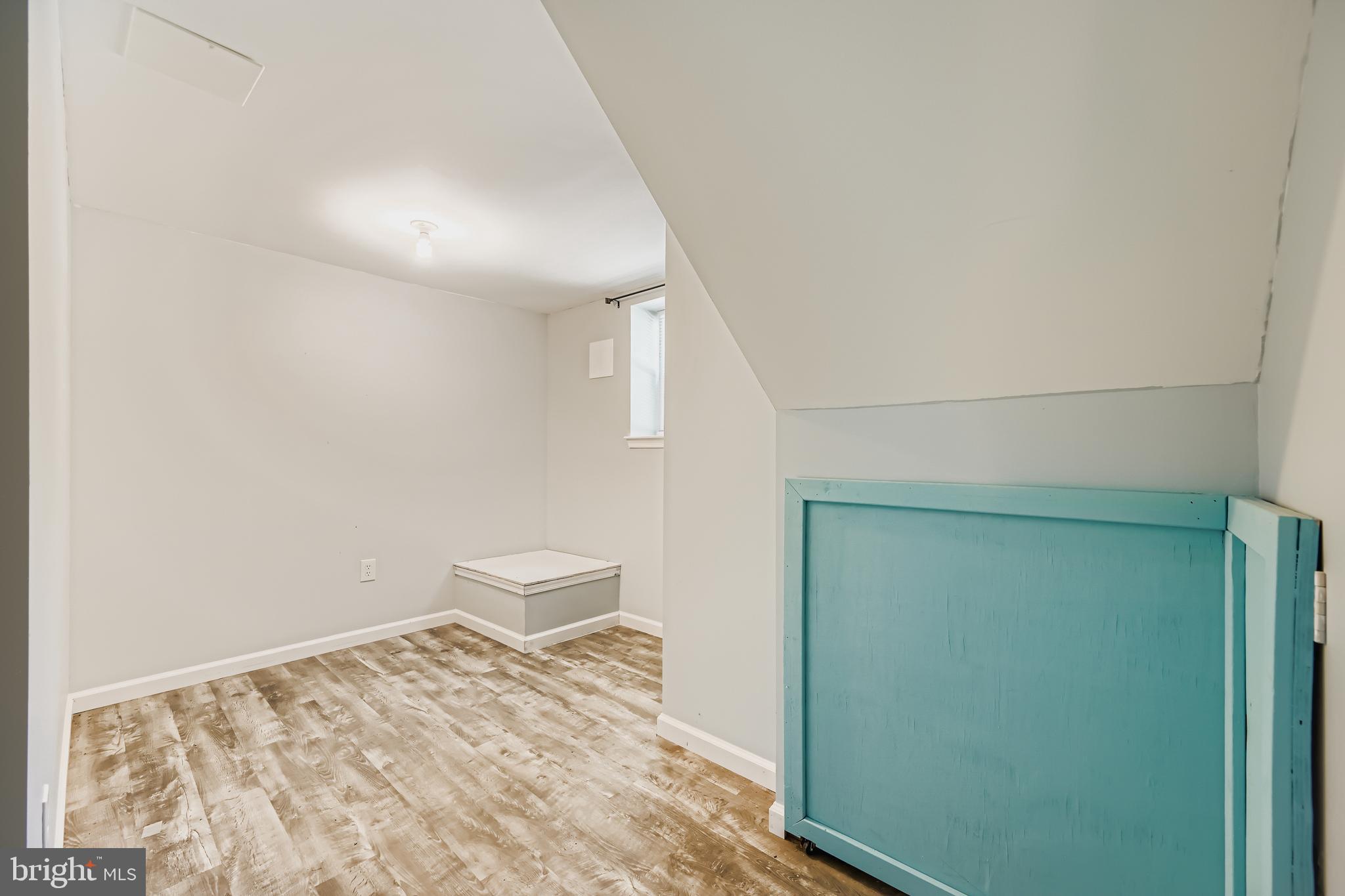 SUBURBIA - Residential