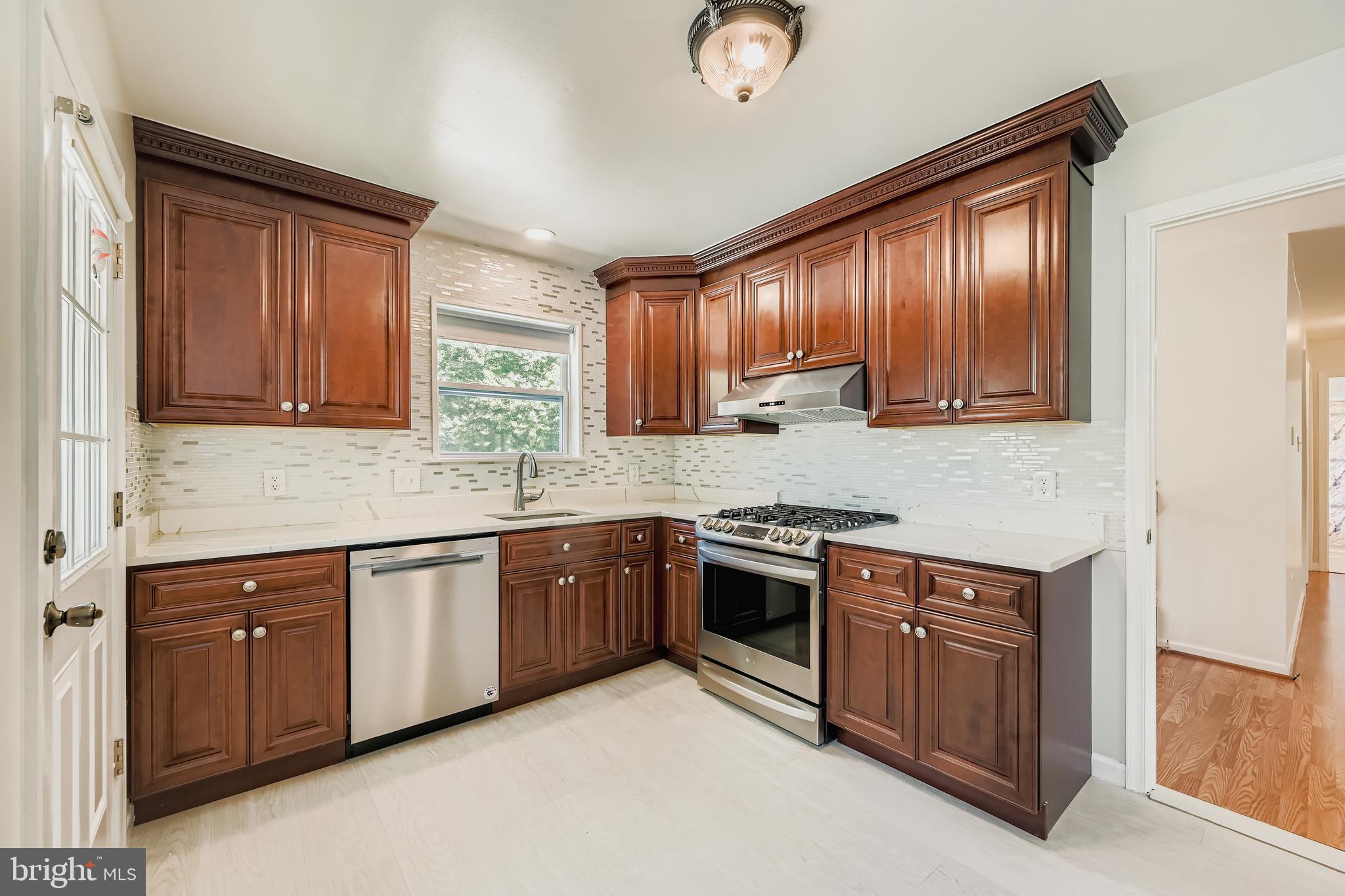 SUBURBIA - Residential