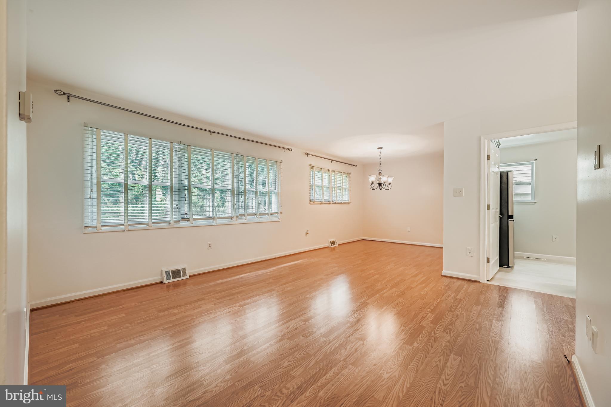 SUBURBIA - Residential