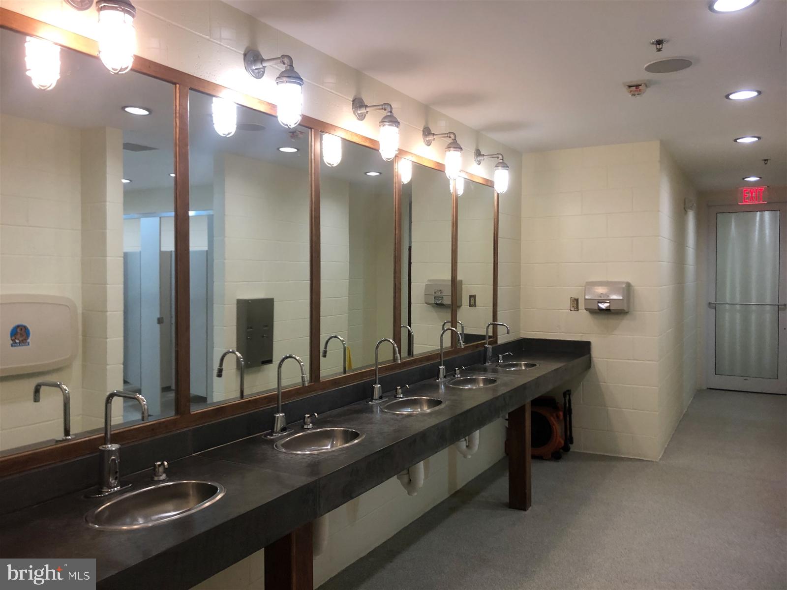 SUNSET ISLAND - Residential