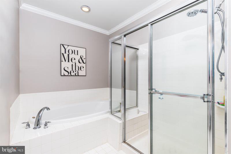 SUNSET ISLAND - Residential