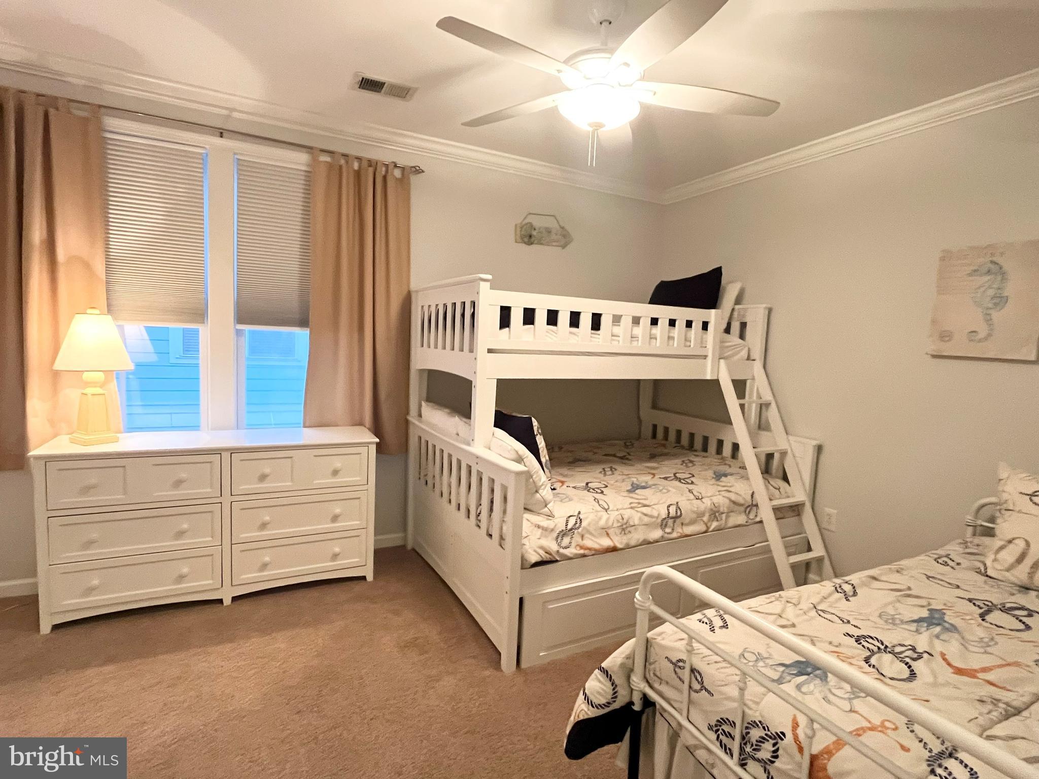 SUNSET ISLAND - Residential