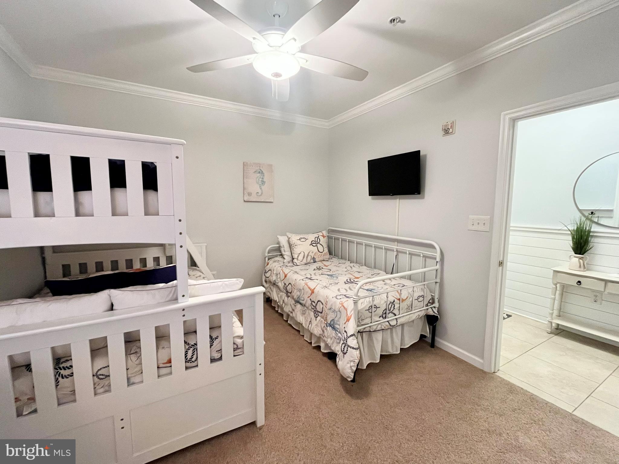 SUNSET ISLAND - Residential