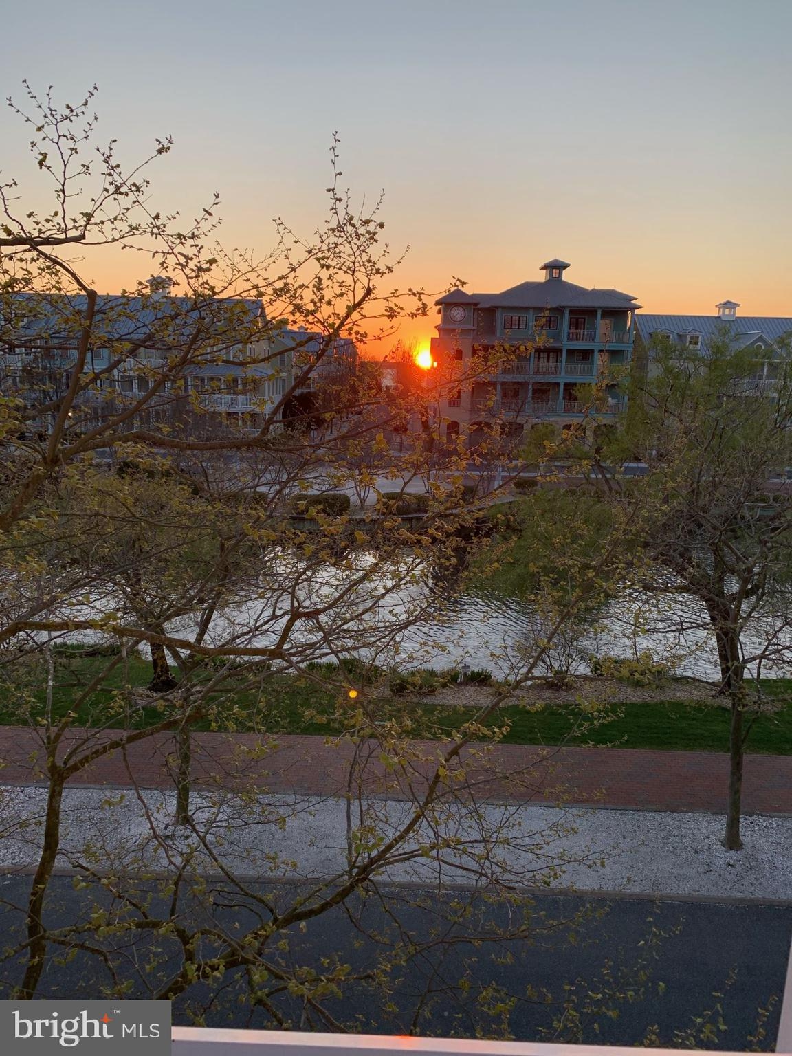 SUNSET ISLAND - Residential