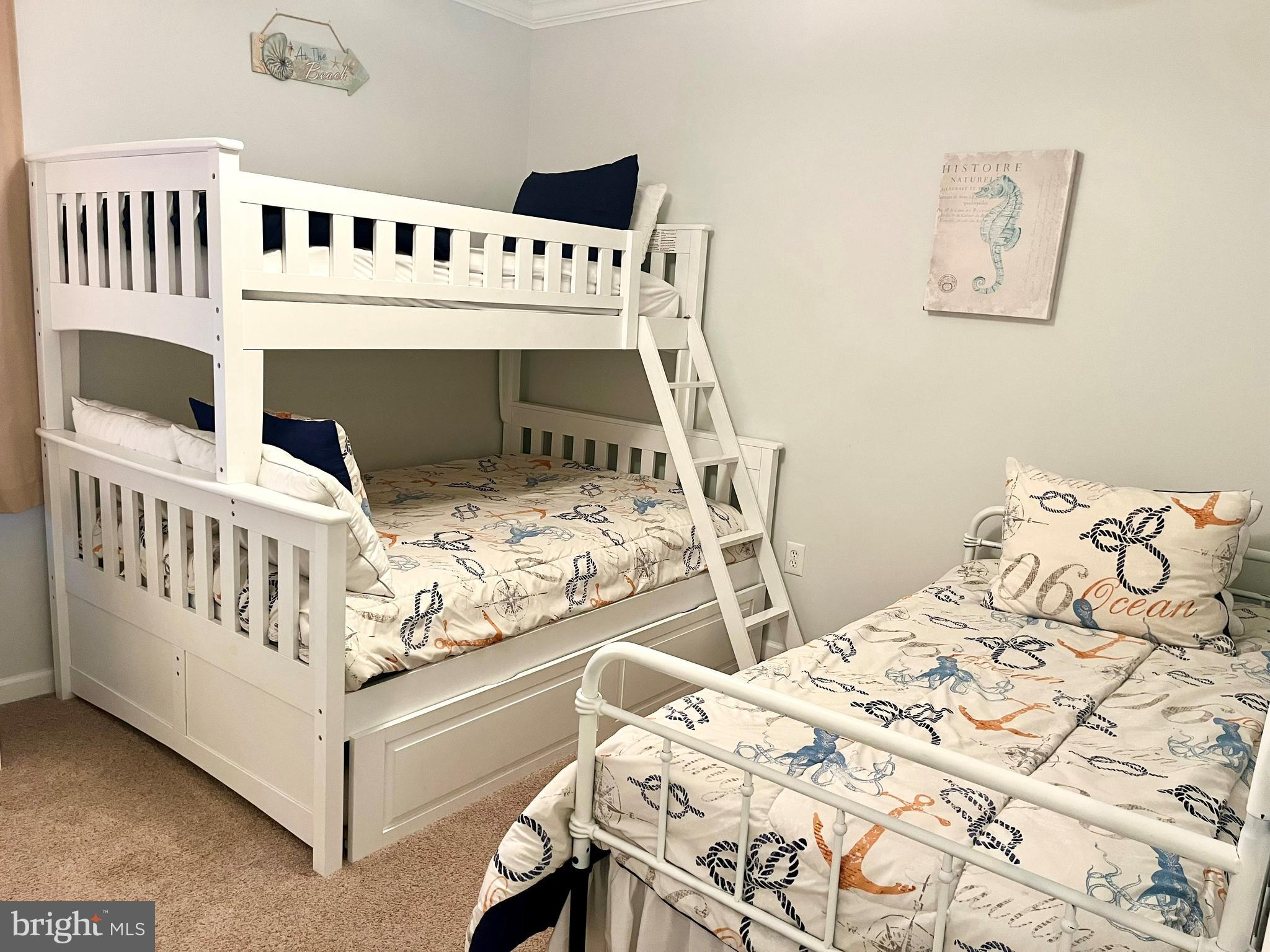 SUNSET ISLAND - Residential