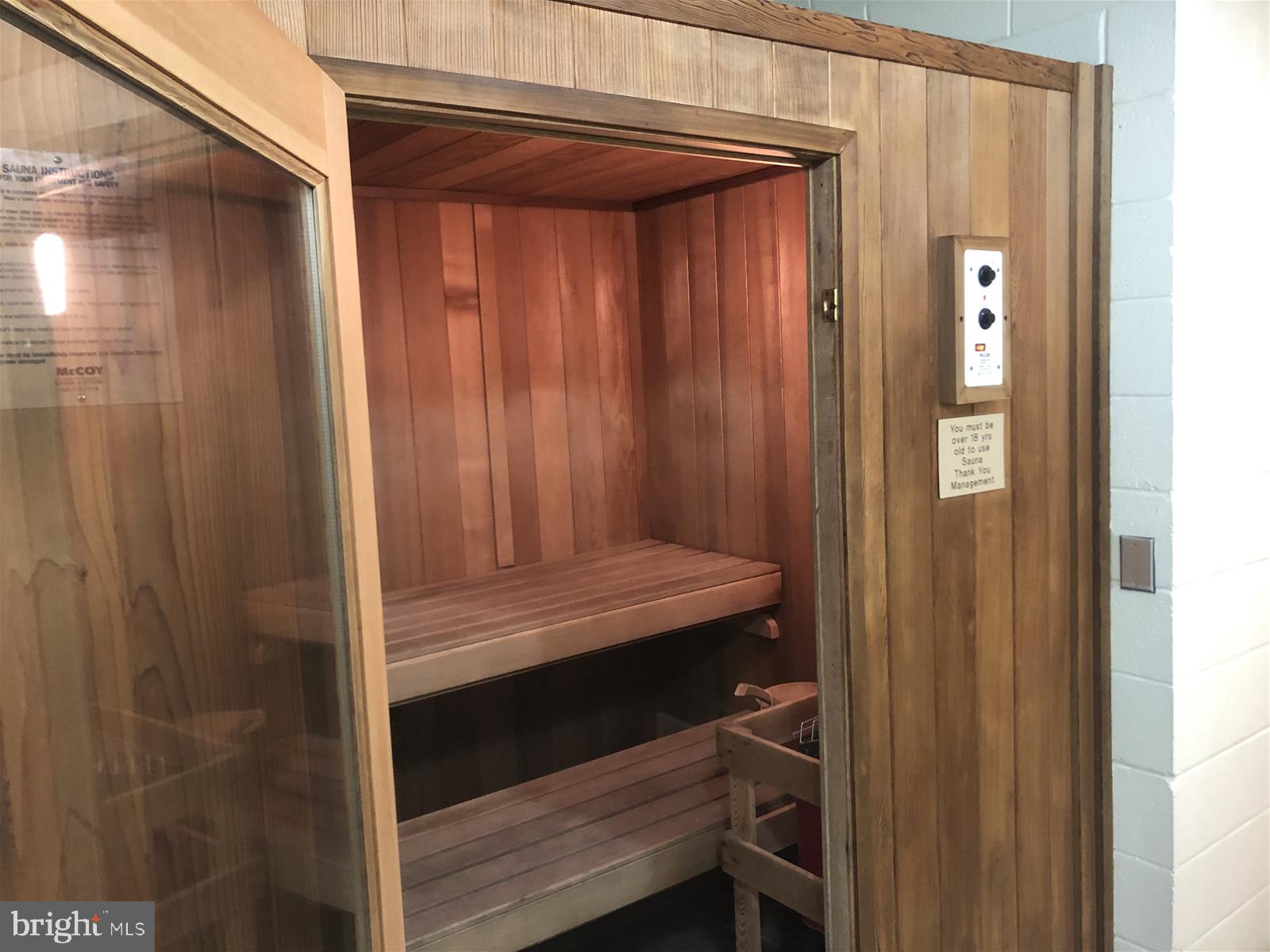 SUNSET ISLAND - Residential