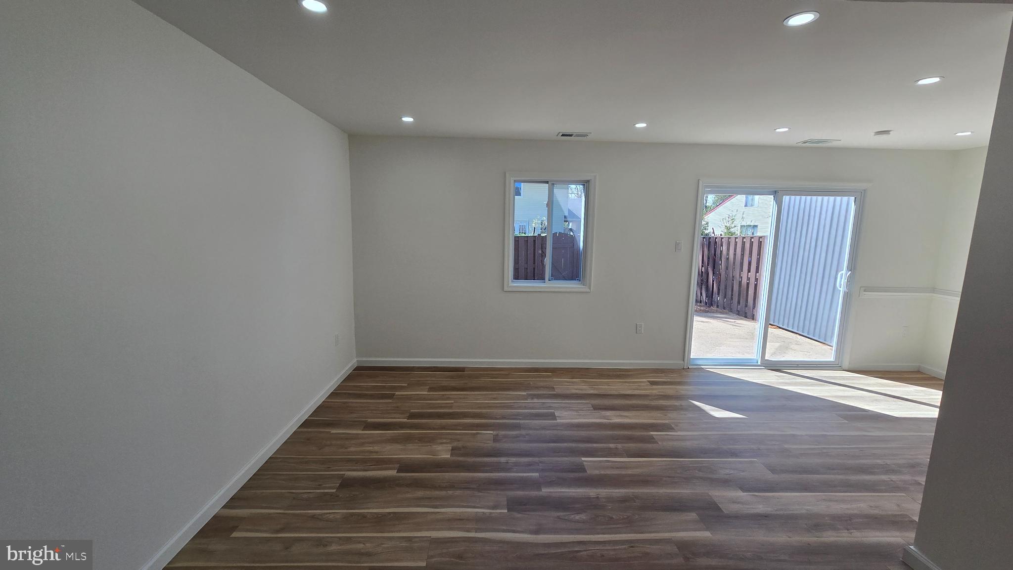 SUGARLAND - Residential