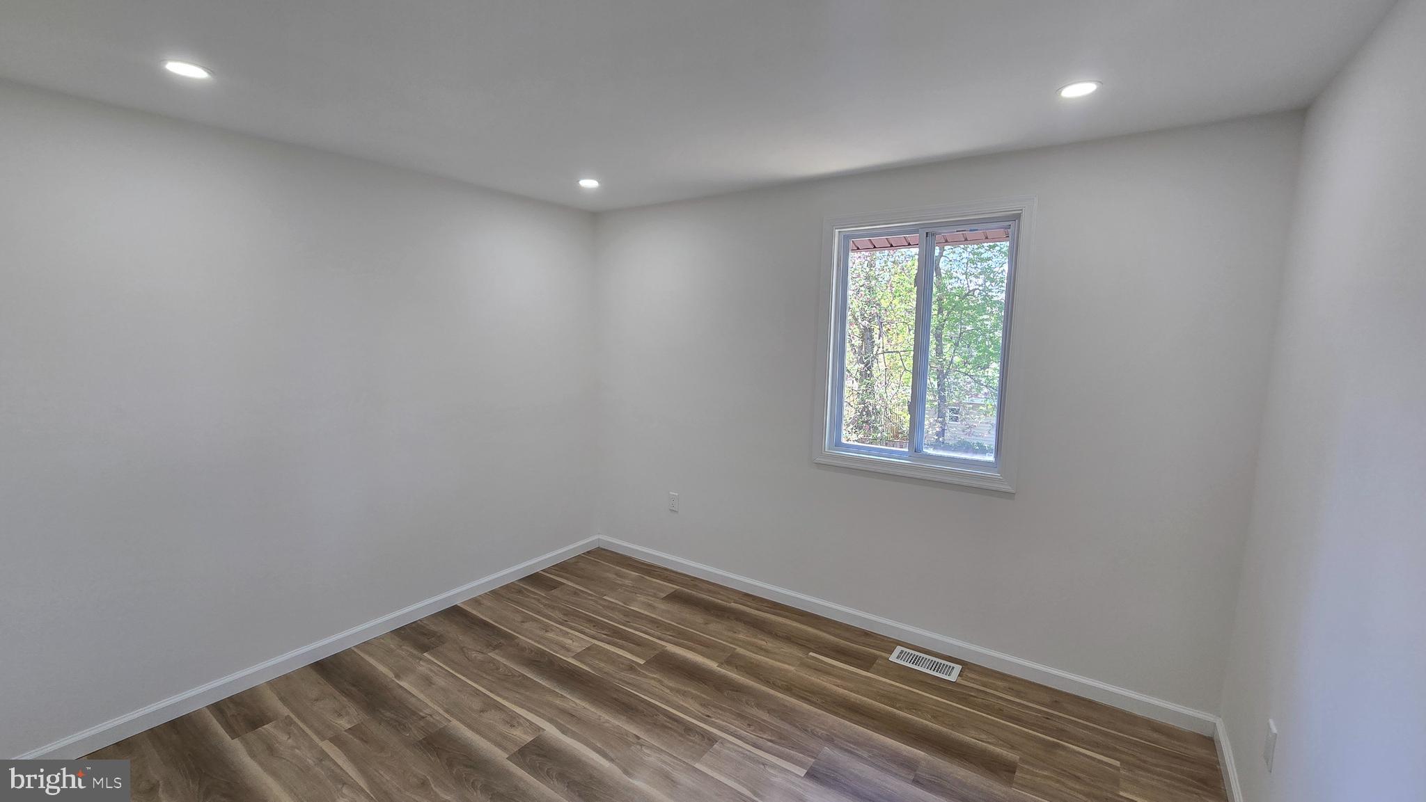 SUGARLAND - Residential